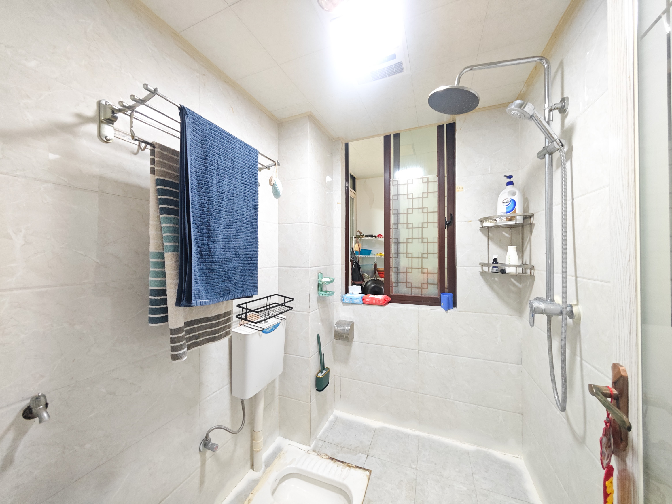 欧莱雅郡  2室2厅1卫    61.0万卫生间