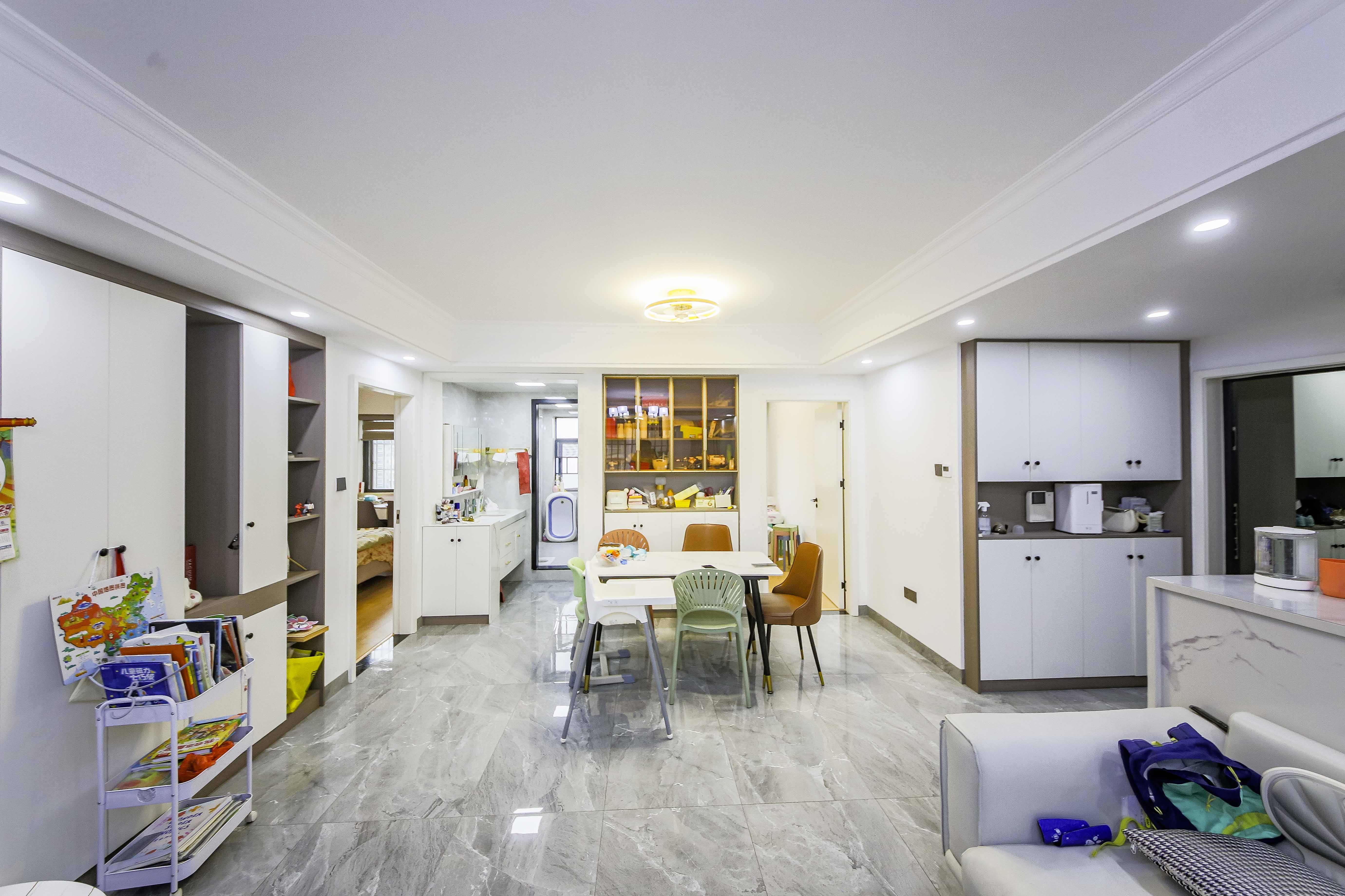 上峰苑(兰亭玥岛)  3室2厅1卫    105.0万 上峰苑(兰亭玥岛)  3室2厅1卫    105.0万客厅