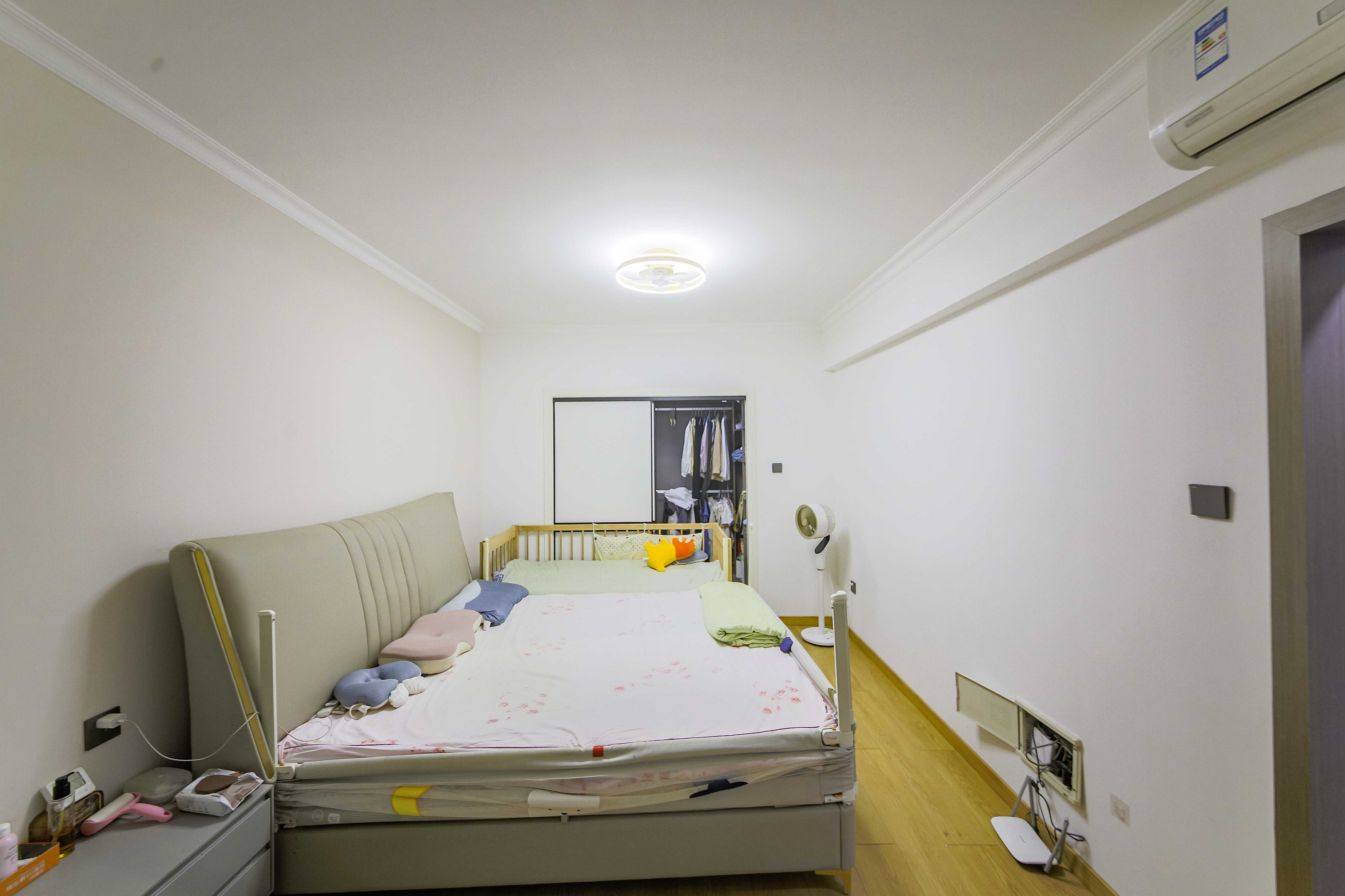 上峰苑(兰亭玥岛)  3室2厅1卫    105.0万 上峰苑(兰亭玥岛)  3室2厅1卫    105.0万卧室