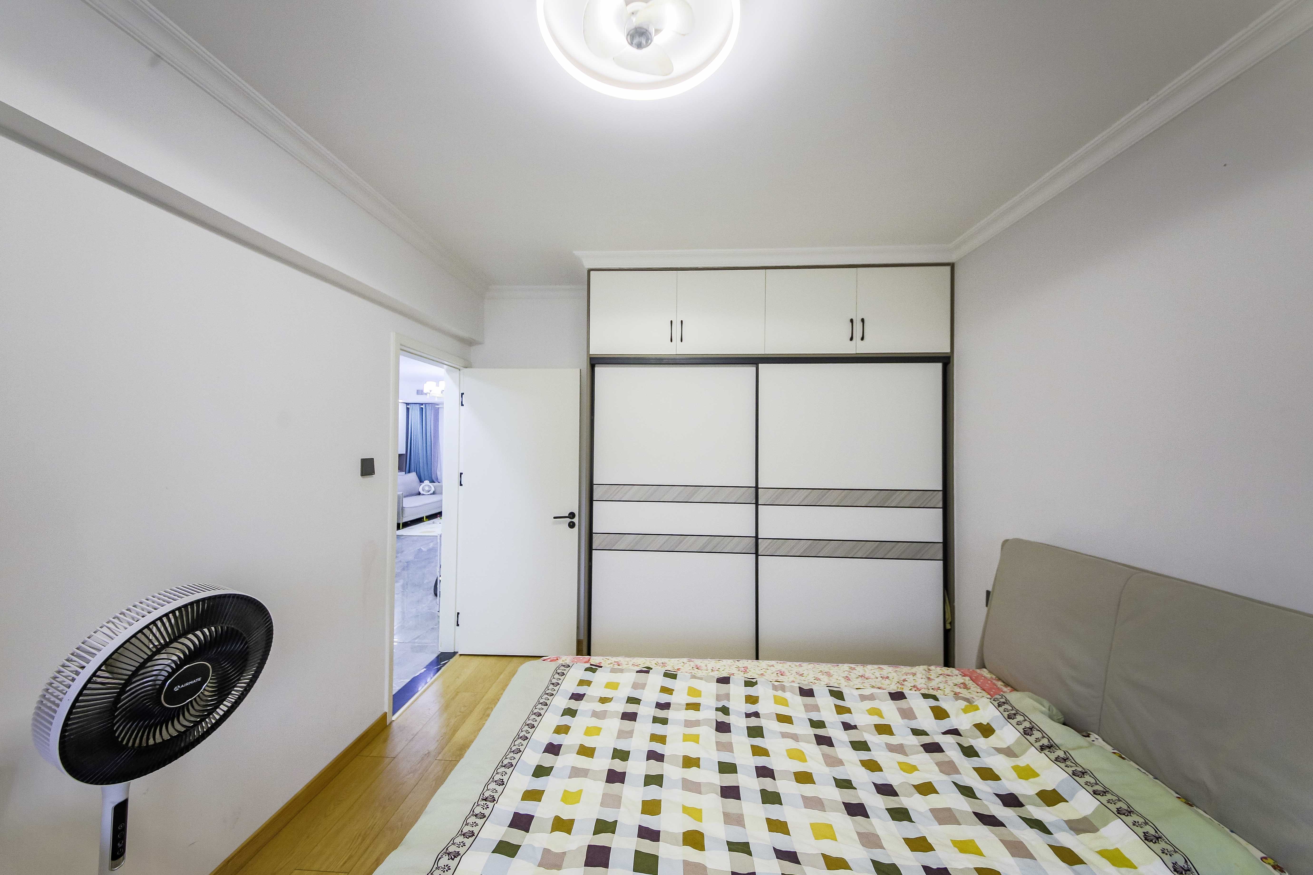 上峰苑(兰亭玥岛)  3室2厅1卫    105.0万 上峰苑(兰亭玥岛)  3室2厅1卫    105.0万卧室