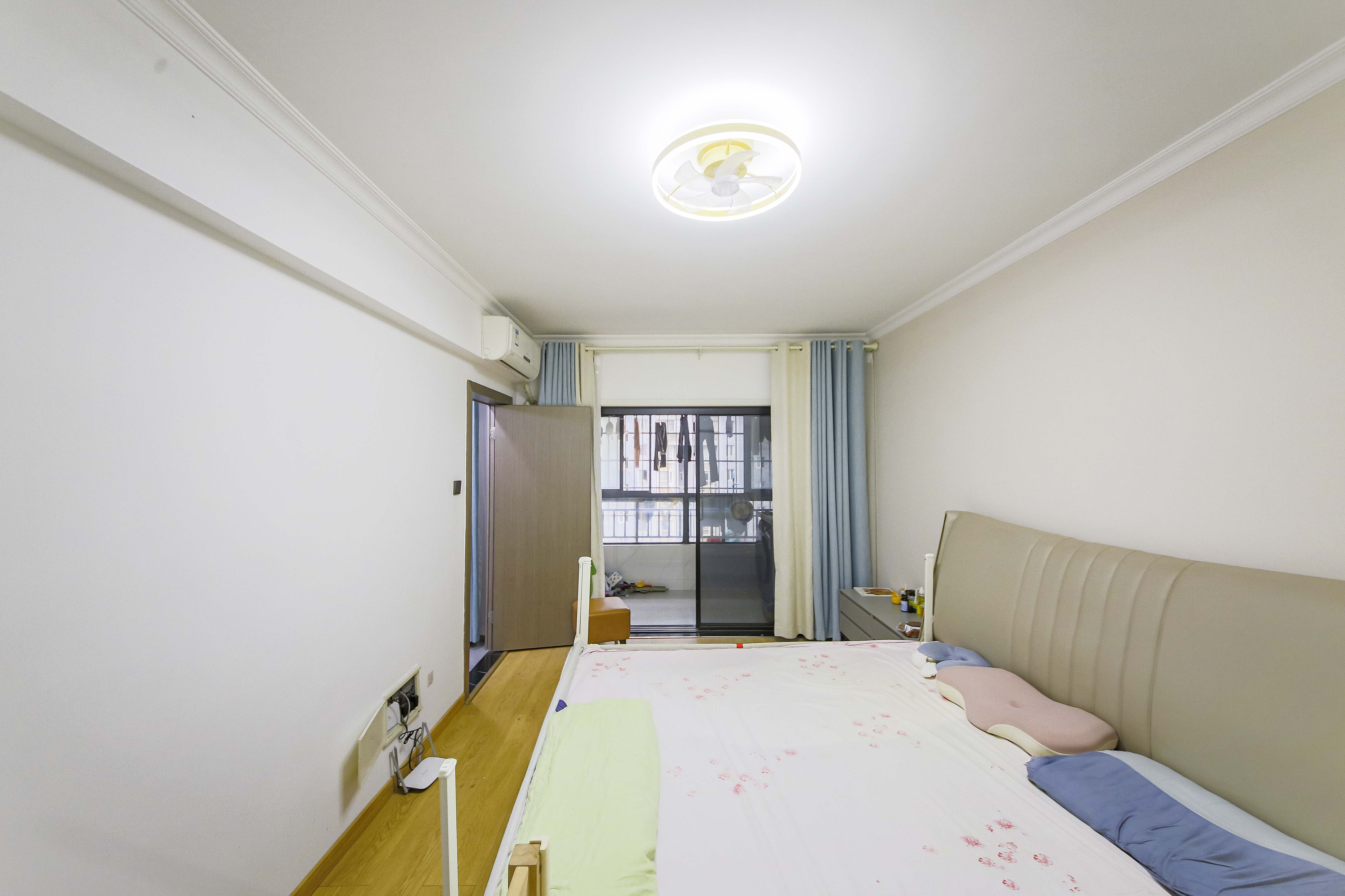 上峰苑(兰亭玥岛)  3室2厅1卫    105.0万 上峰苑(兰亭玥岛)  3室2厅1卫    105.0万卧室