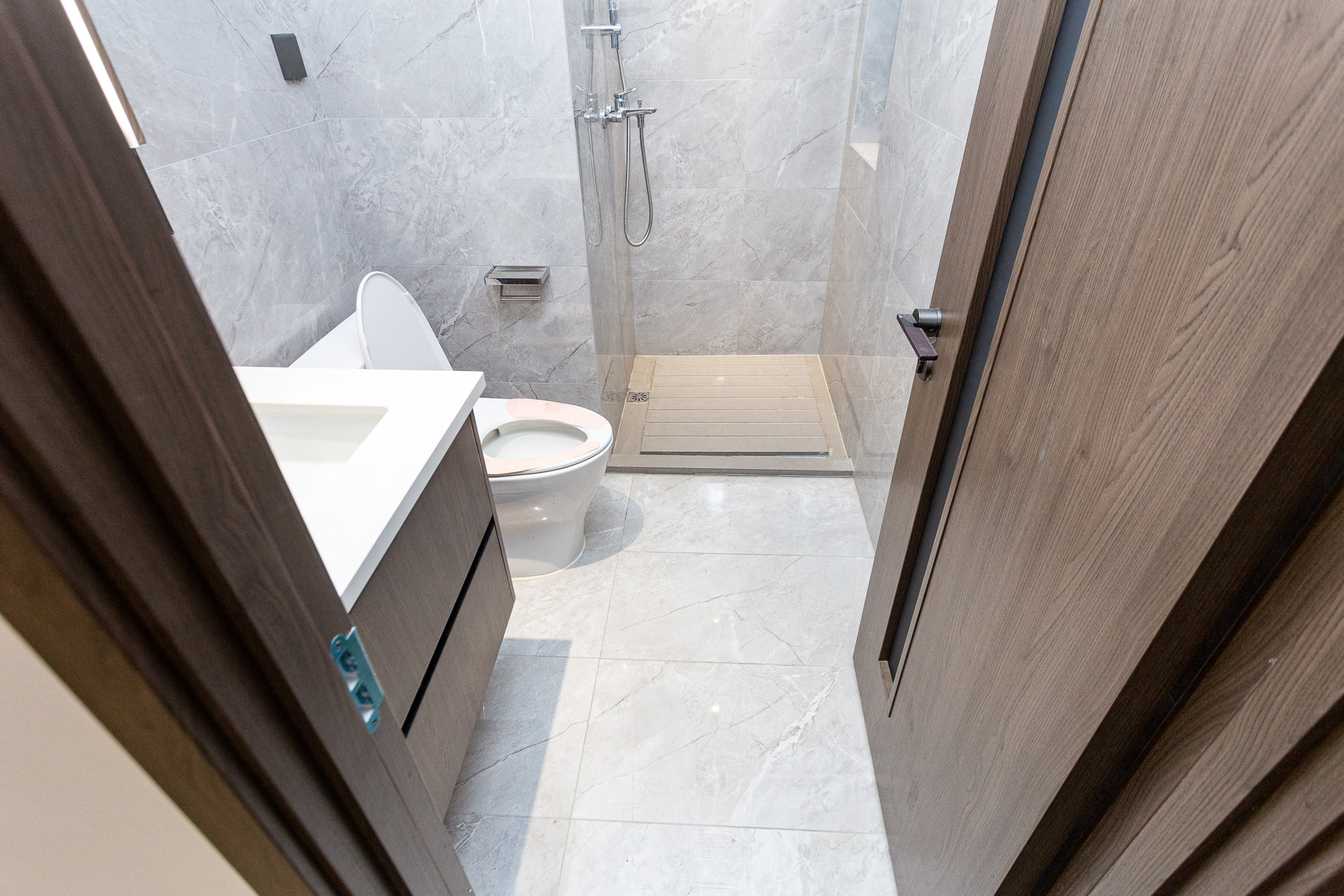 万科滨河道  3室2厅2卫    120.0万 万科滨河道  3室2厅2卫    120.0万卫生间