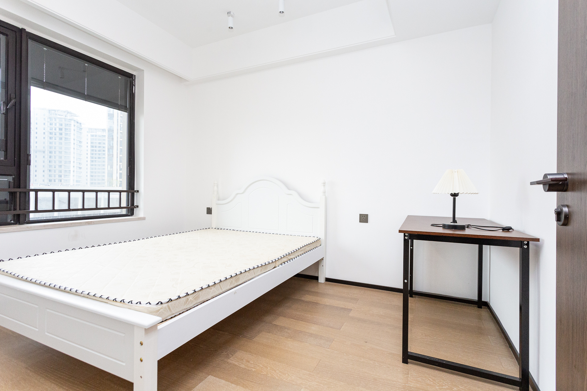 万科滨河道  3室2厅2卫    120.0万 万科滨河道  3室2厅2卫    120.0万卧室