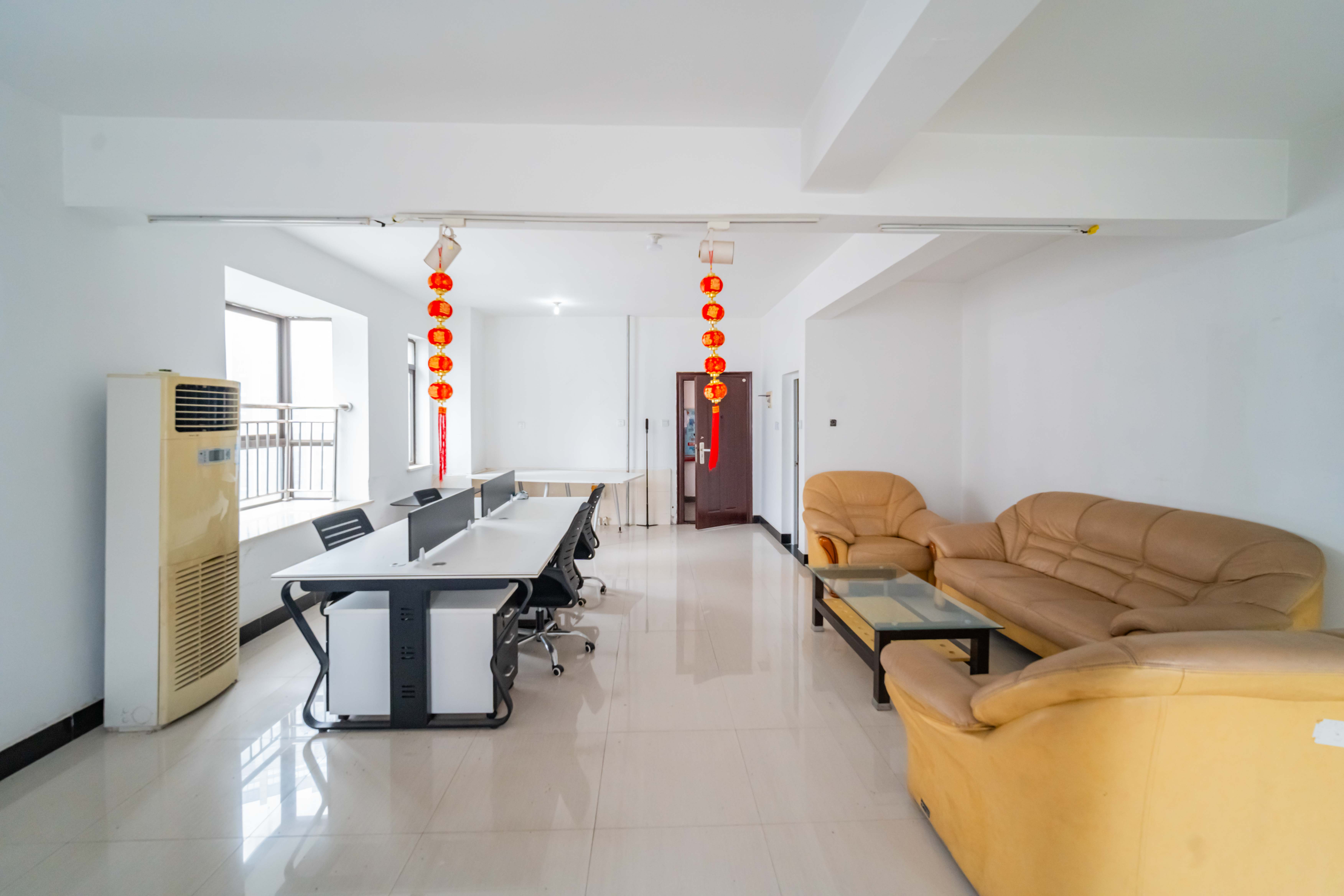 万树丹堤  2室2厅1卫    72.0万客厅