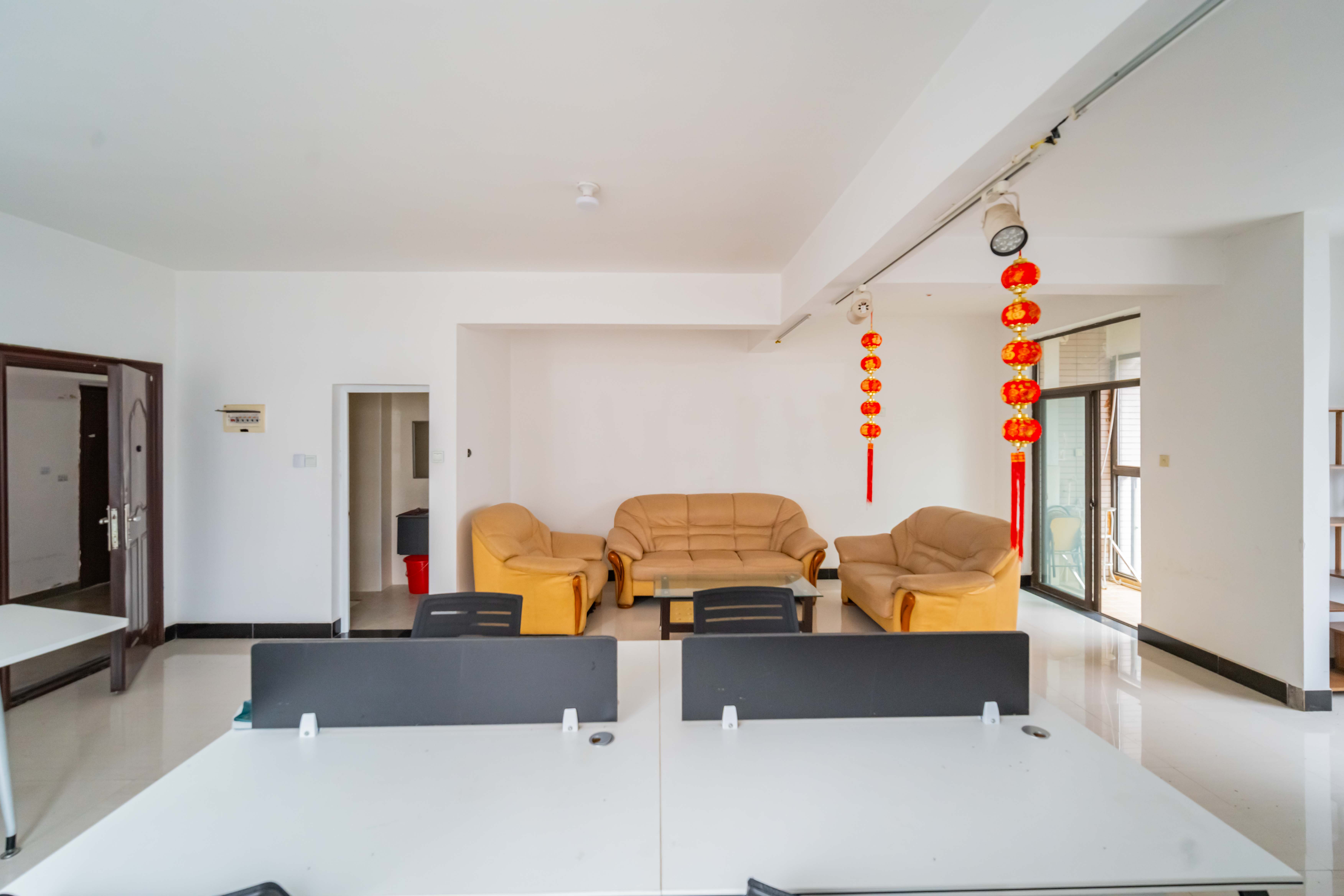 万树丹堤  2室2厅1卫    72.0万客厅