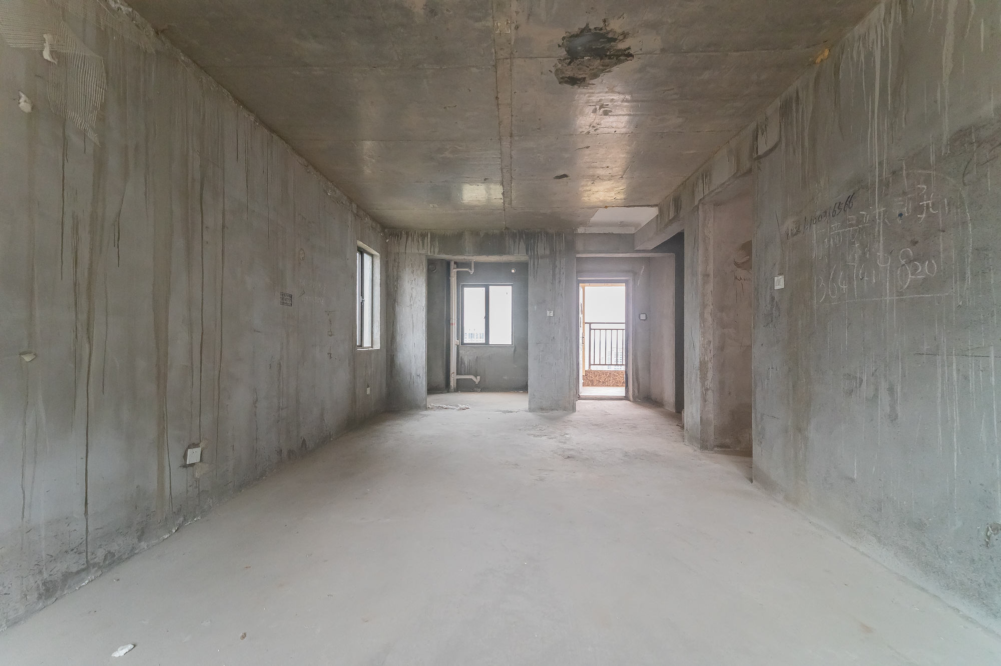 星湖湾二期高层  4室2厅2卫    98.0万 星湖湾二期高层  4室2厅2卫    98.0万客厅