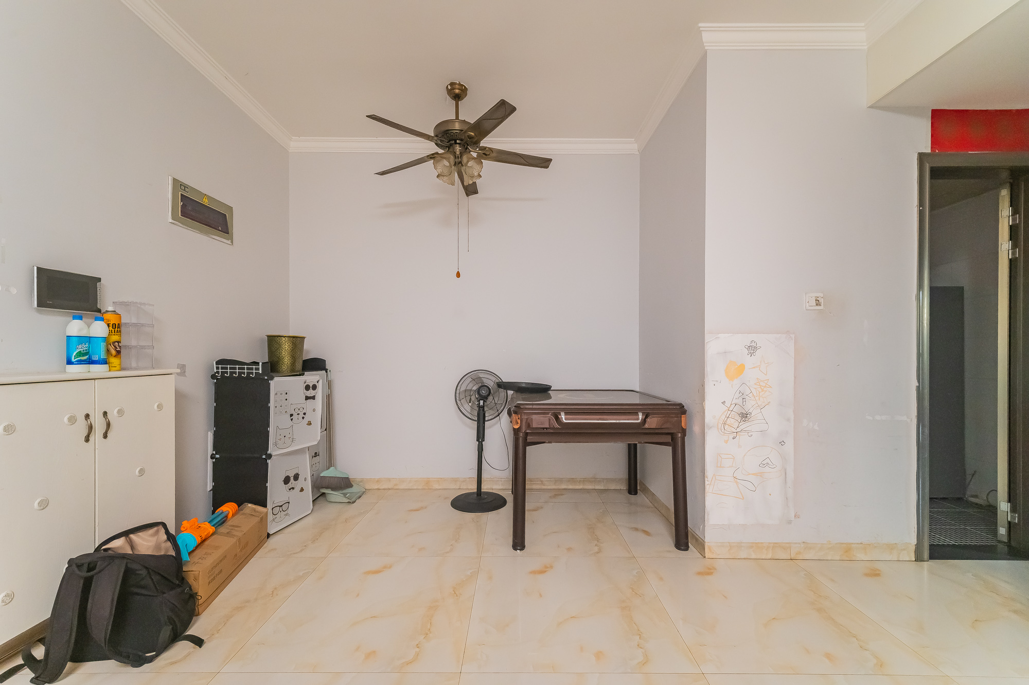 深业睿城  3室2厅1卫    59.98万 深业睿城  3室2厅1卫    59.98万客厅