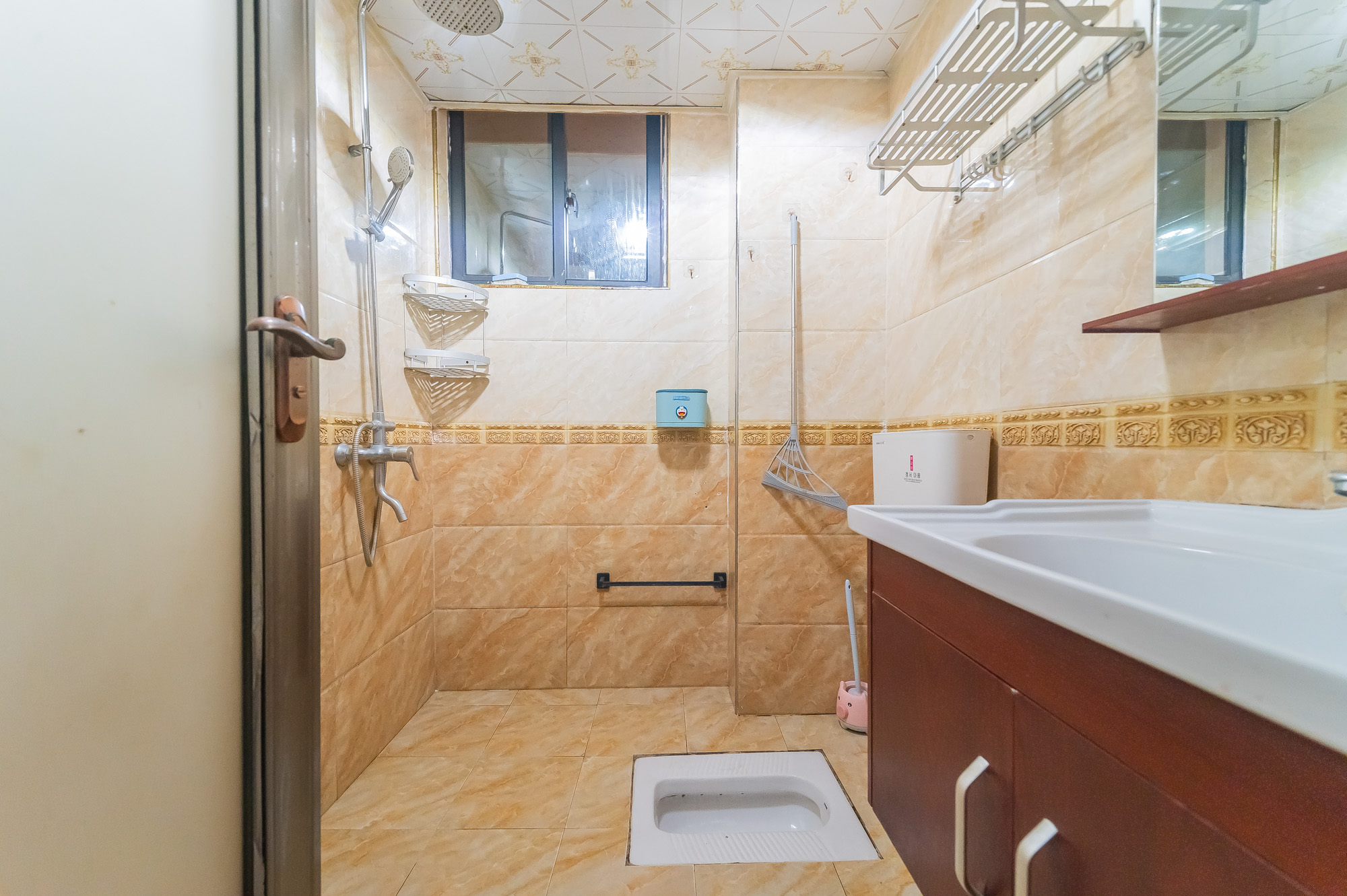 深业睿城  3室2厅1卫    59.98万 深业睿城  3室2厅1卫    59.98万卫生间