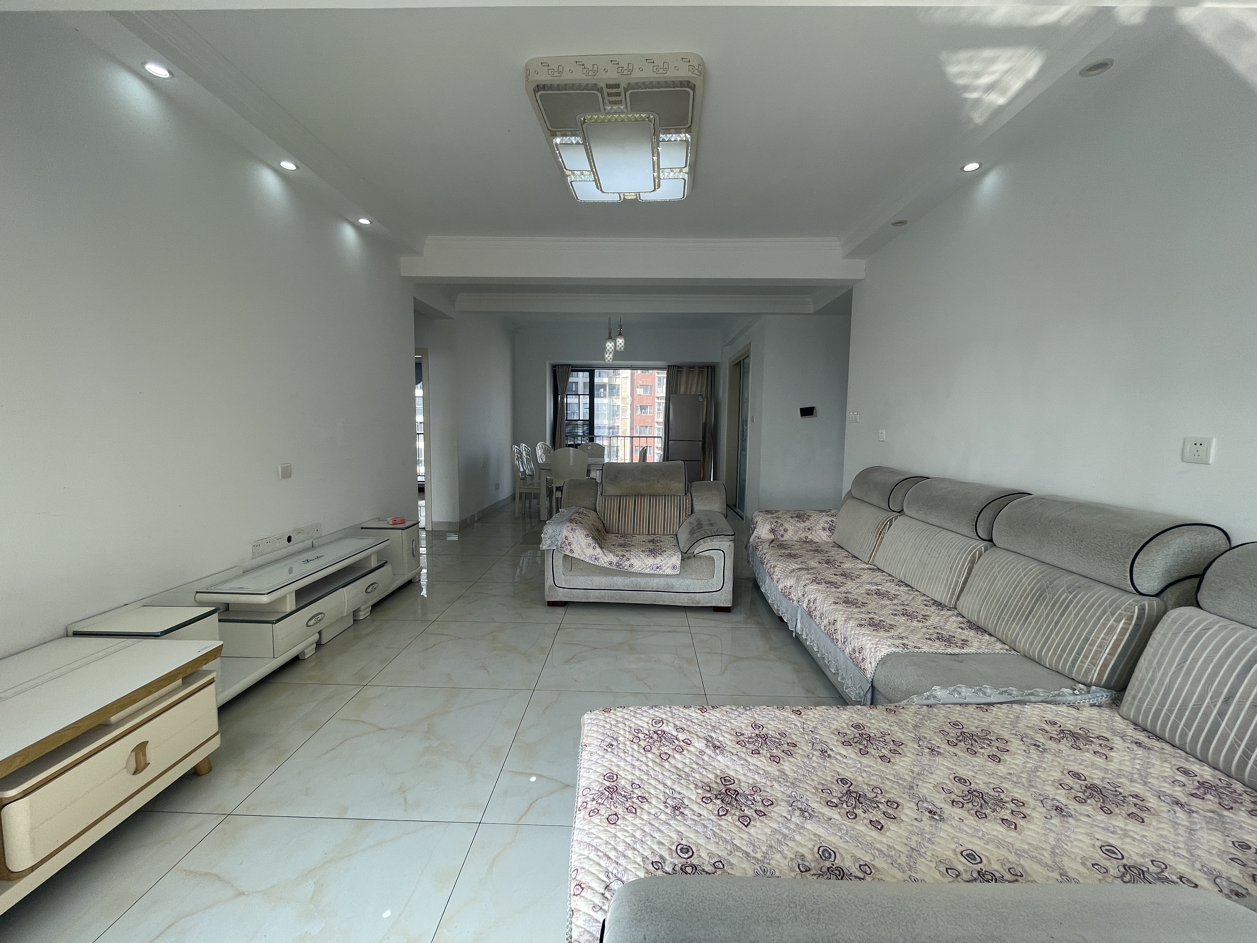 湘江名都  3室2厅2卫    60.0万 湘江名都  3室2厅2卫    60.0万室内图