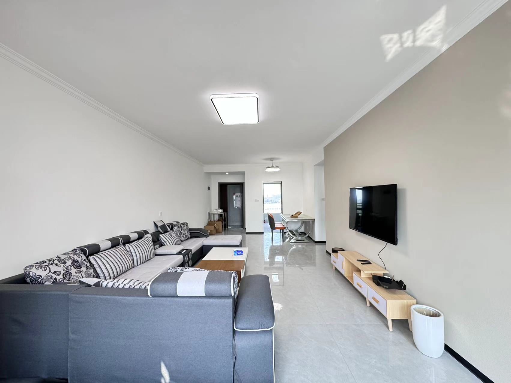 航空未名小区(北大资源) 4室2厅2卫 79.0万 航空未名小区(北大资源) 4室2厅2卫 79.0万室内图