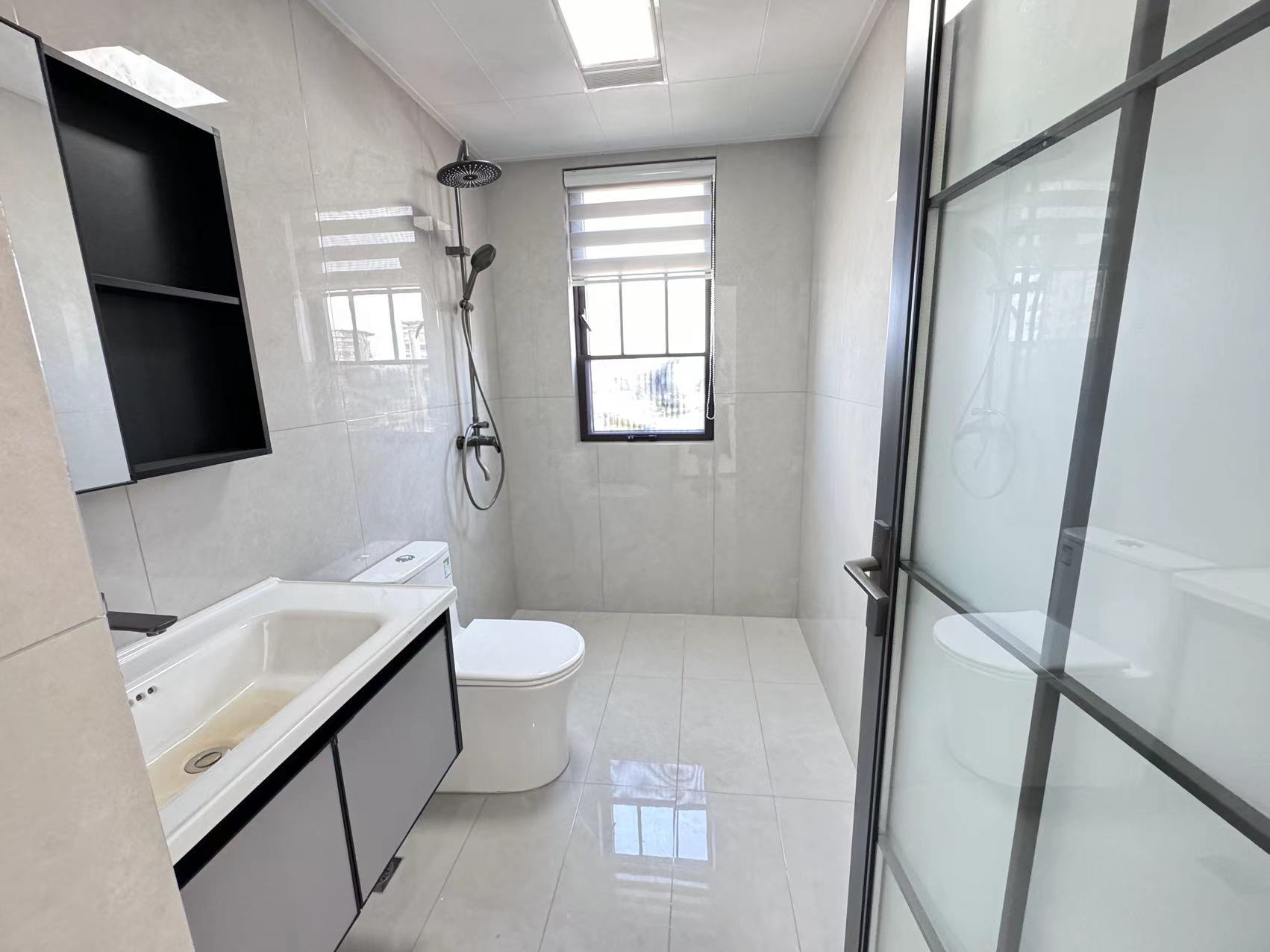 航空未名小区(北大资源) 4室2厅2卫 79.0万 航空未名小区(北大资源) 4室2厅2卫 79.0万室内图