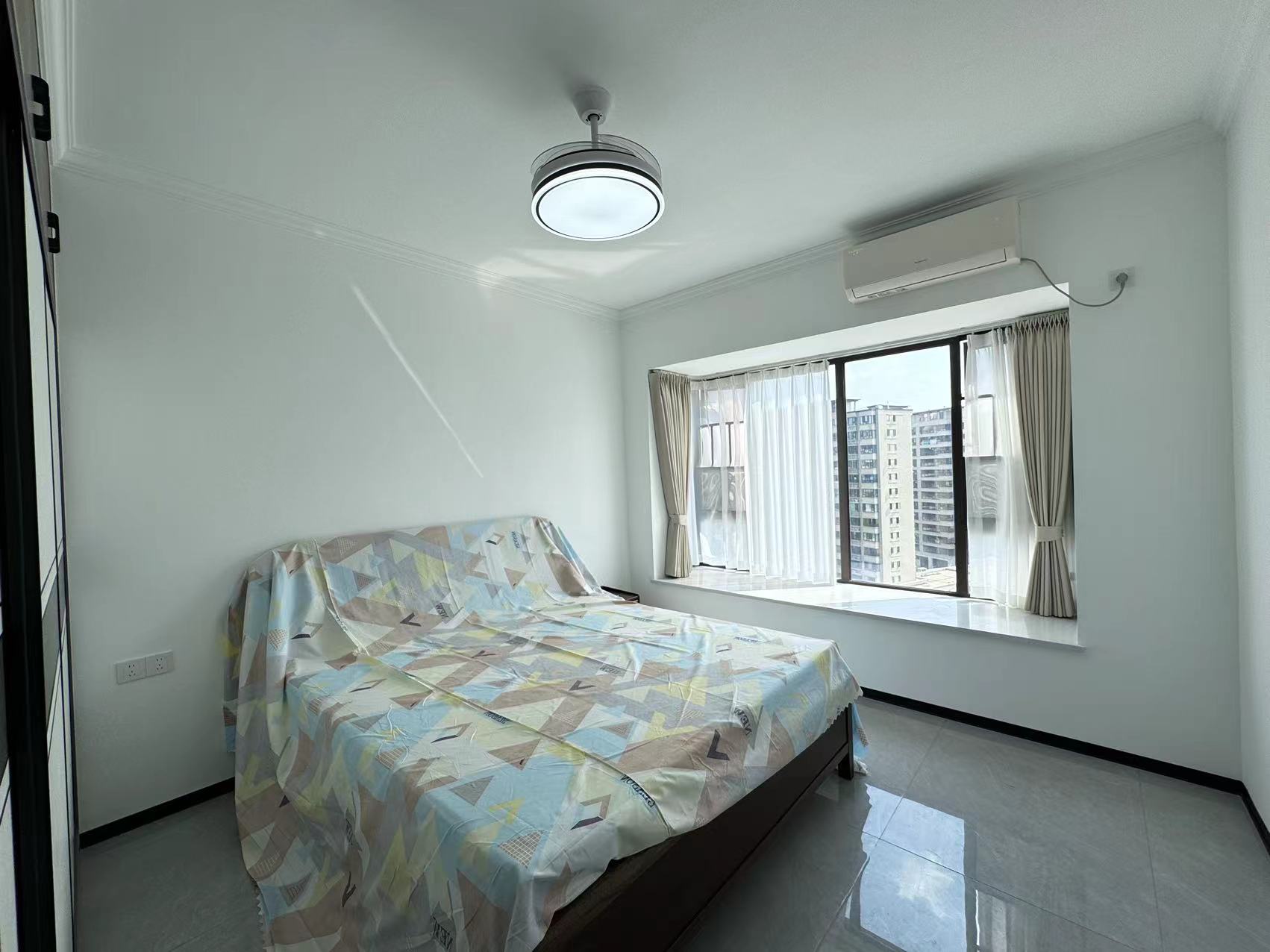 航空未名小区(北大资源) 4室2厅2卫 79.0万 航空未名小区(北大资源) 4室2厅2卫 79.0万室内图