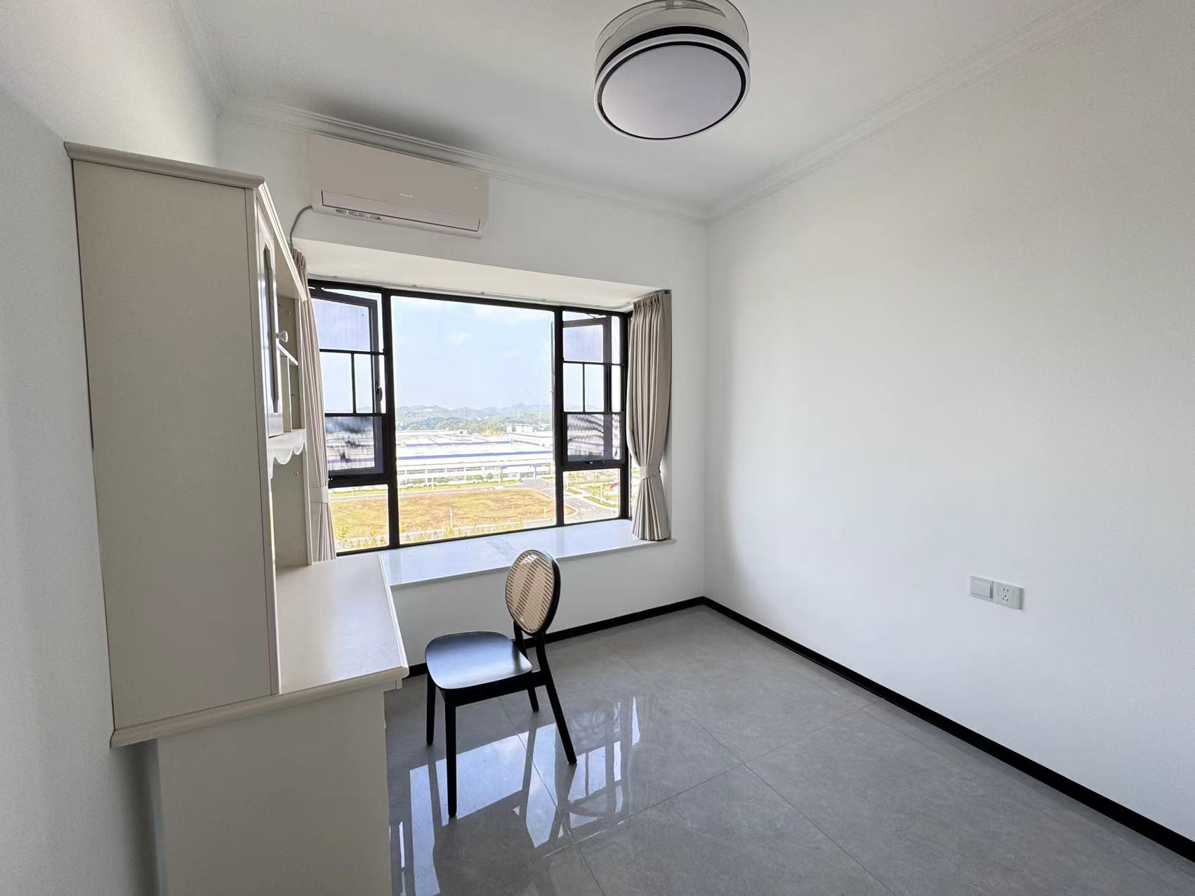 航空未名小区(北大资源) 4室2厅2卫 79.0万 航空未名小区(北大资源) 4室2厅2卫 79.0万室内图