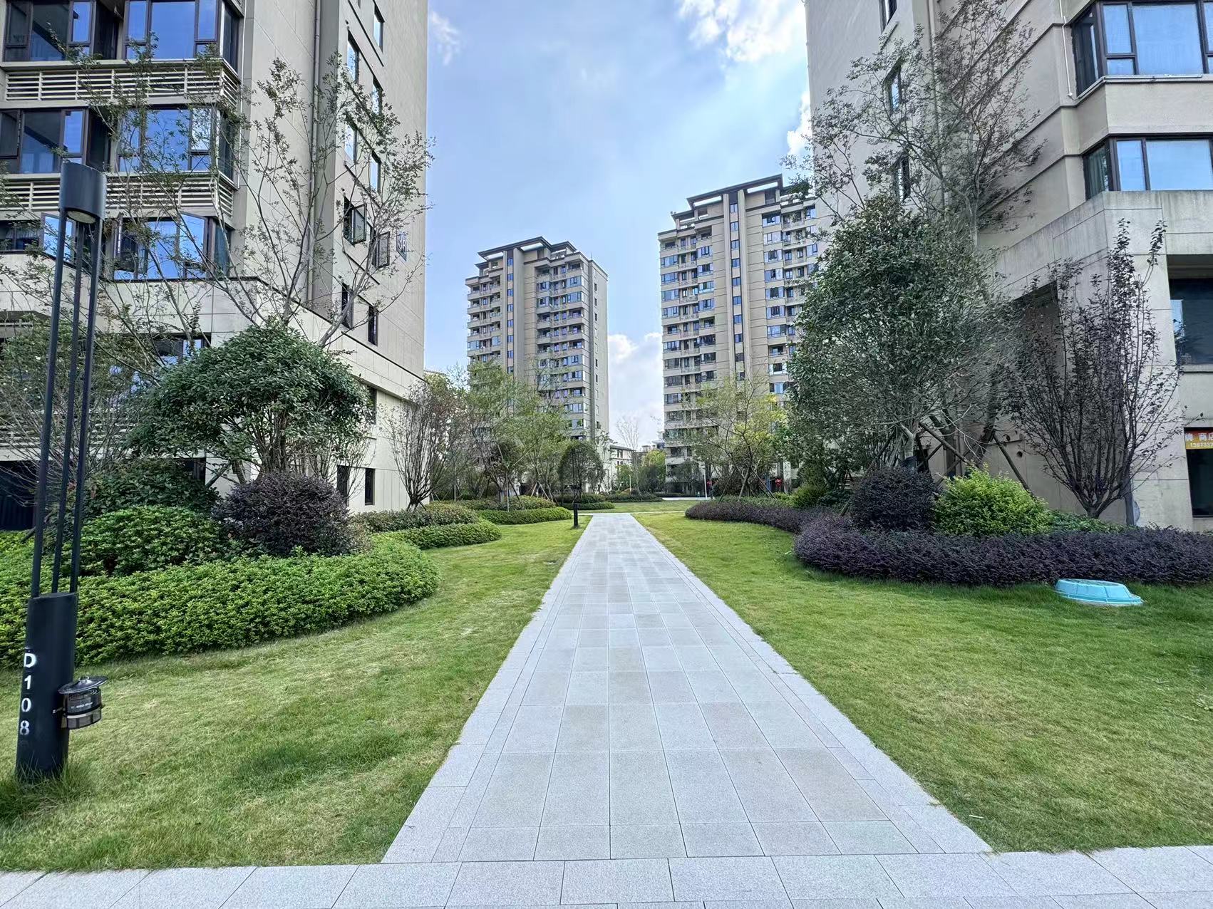 航空未名小区(北大资源) 4室2厅2卫 79.0万 航空未名小区(北大资源) 4室2厅2卫 79.0万小区图