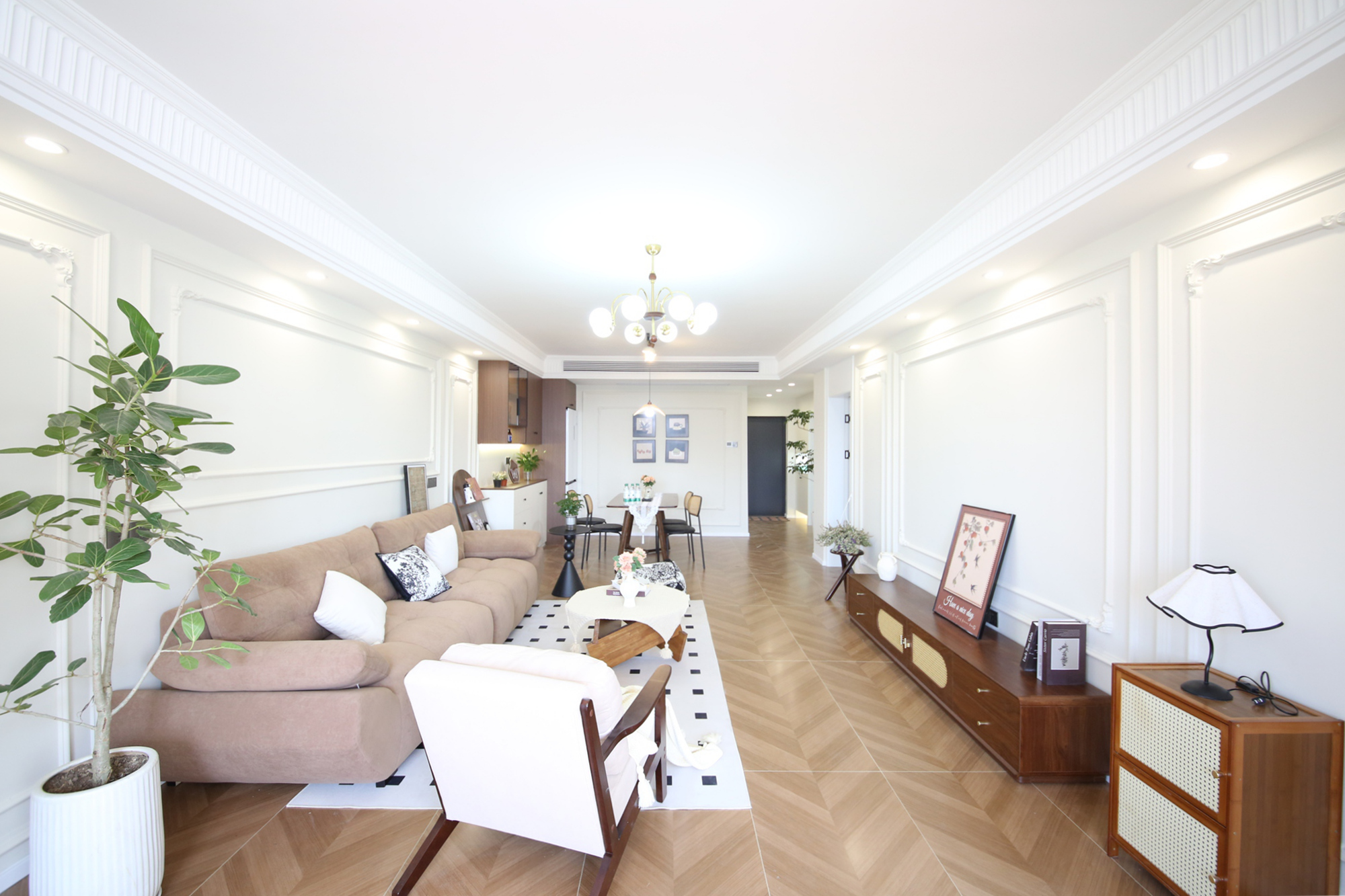 城市花园  3室2厅2卫    132.8万客厅