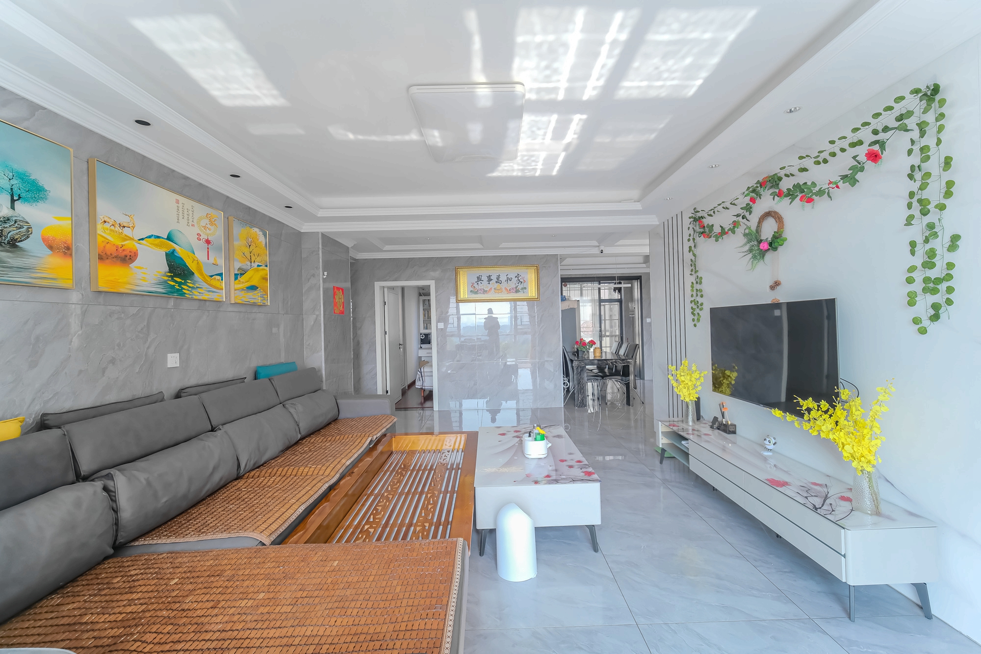 中安善化国际 3室2厅2卫 79.9万 中安善化国际 3室2厅2卫 79.9万客厅