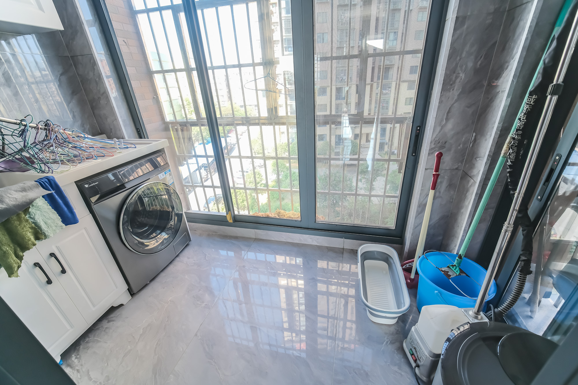 中安善化国际 3室2厅2卫 79.9万 中安善化国际 3室2厅2卫 79.9万阳台