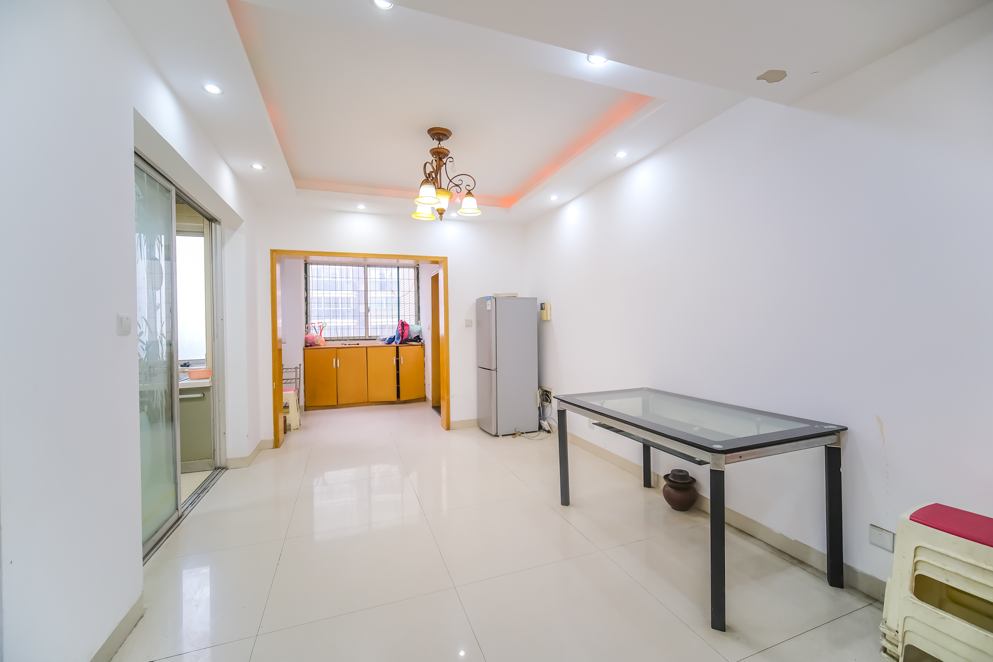 世景华庭 3室2厅2卫 68.8万 世景华庭 3室2厅2卫 68.8万客厅