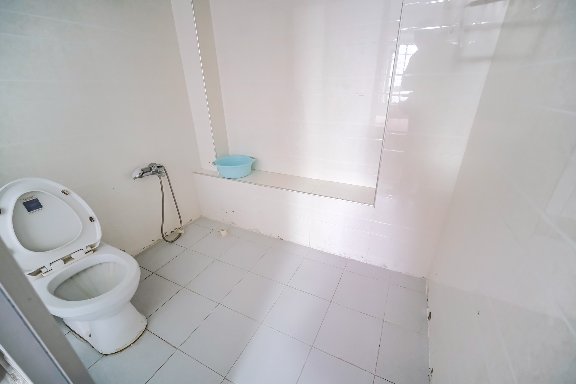 世景华庭 3室2厅2卫 68.8万 世景华庭 3室2厅2卫 68.8万卫生间