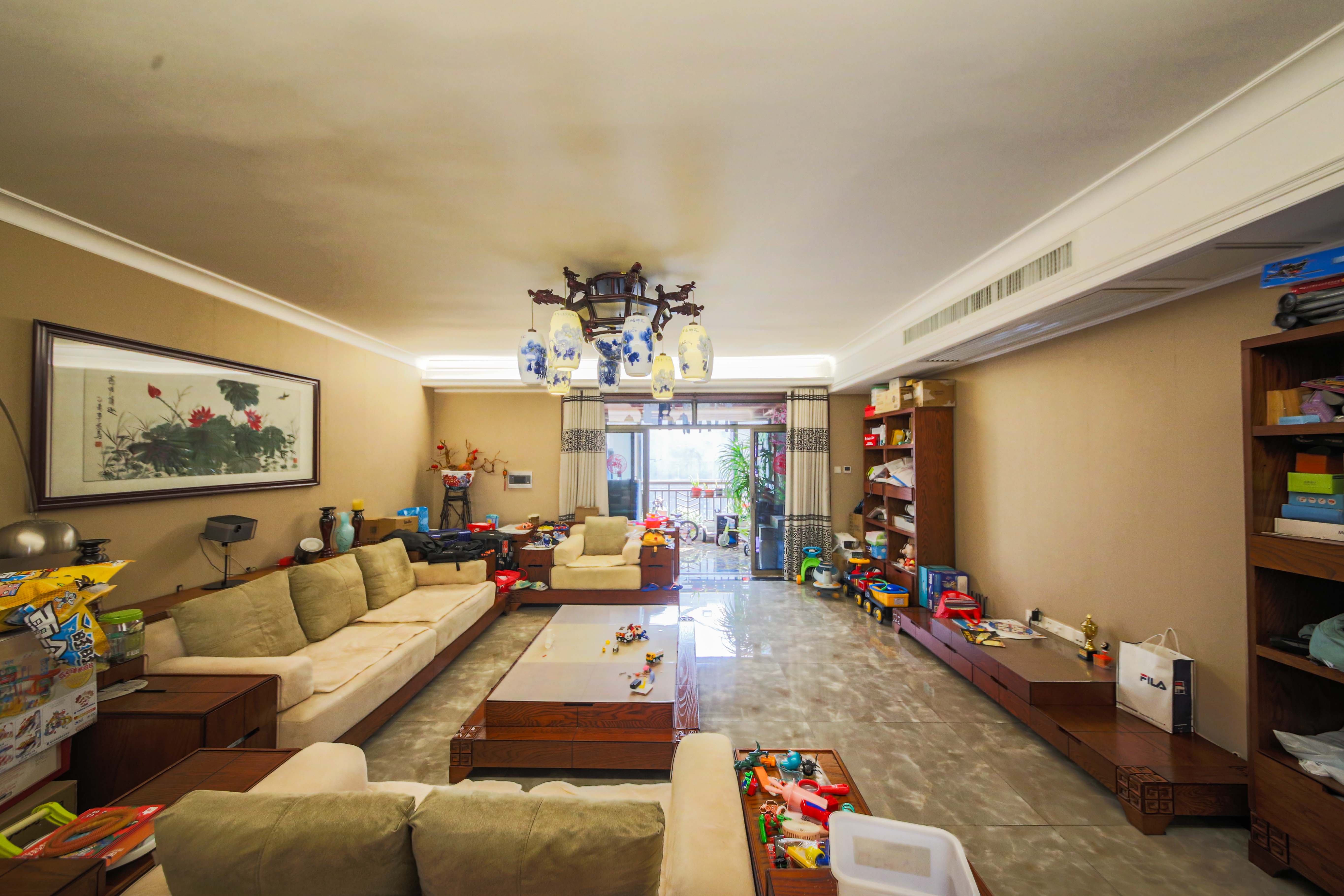 奥林匹克花园  4室2厅1卫    300.0万 奥林匹克花园  4室2厅1卫    300.0万客厅