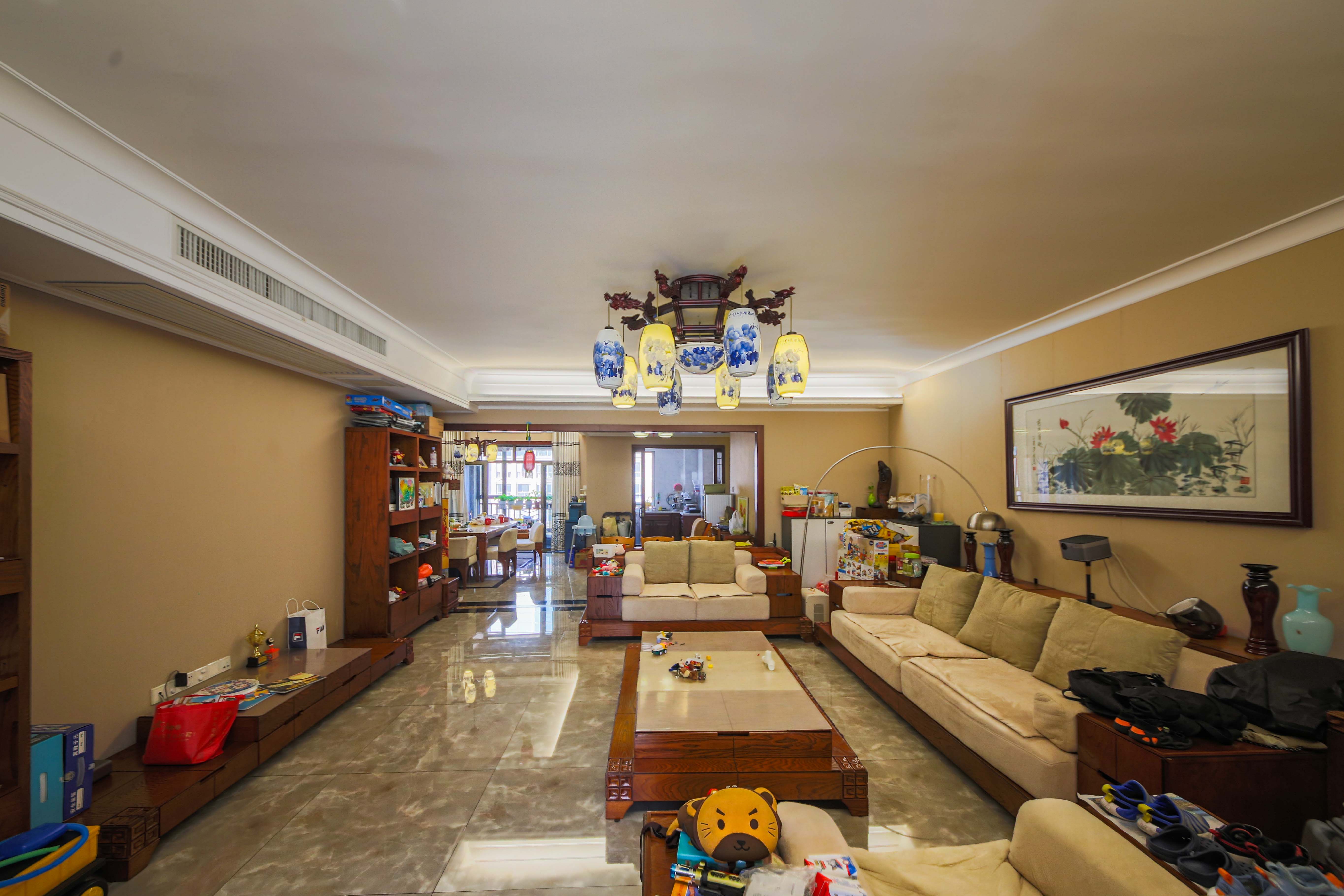 奥林匹克花园  4室2厅1卫    300.0万 奥林匹克花园  4室2厅1卫    300.0万客厅