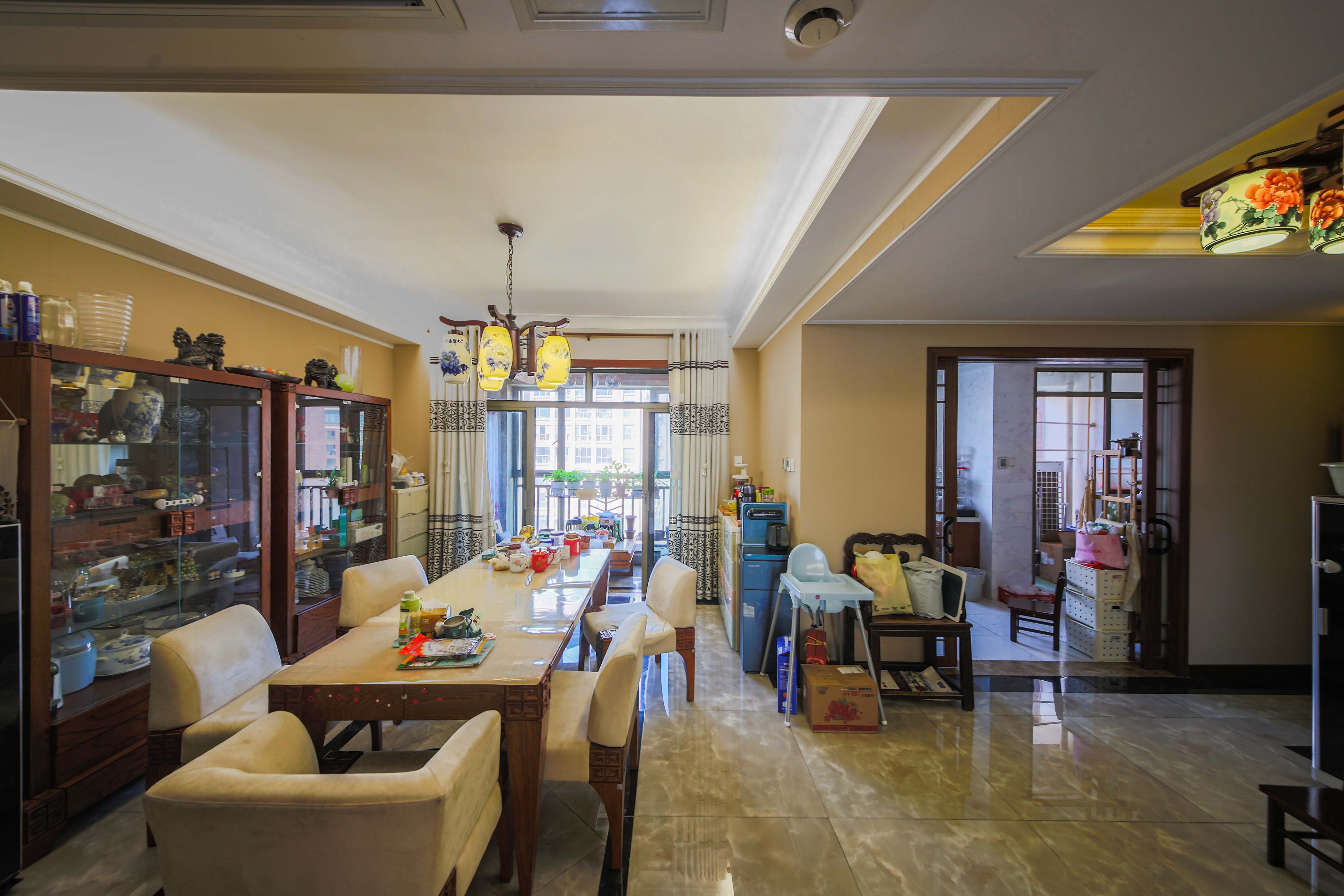 奥林匹克花园  4室2厅1卫    300.0万 奥林匹克花园  4室2厅1卫    300.0万客厅