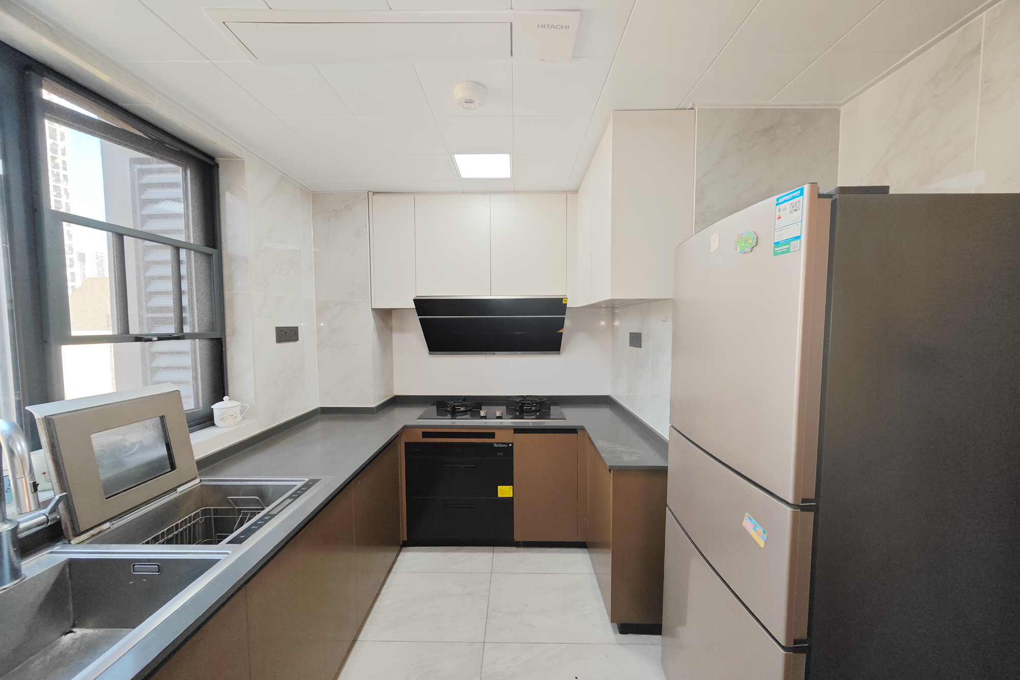 万科魅力之城天阔里 4室2厅2卫 240.0万 万科魅力之城天阔里 4室2厅2卫 240.0万厨房