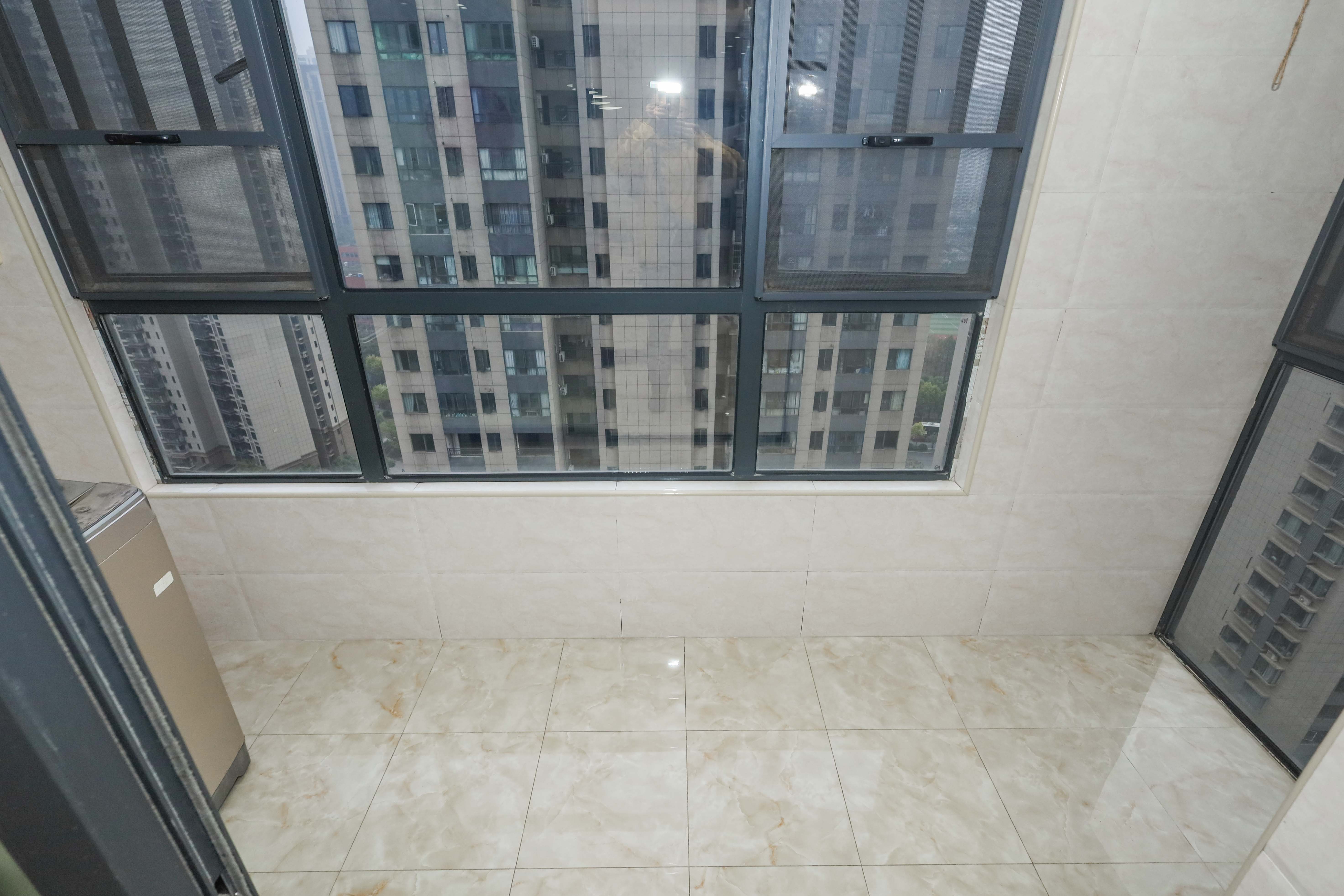 中国铁建梅溪青秀一期  3室2厅1卫   108.80万阳台