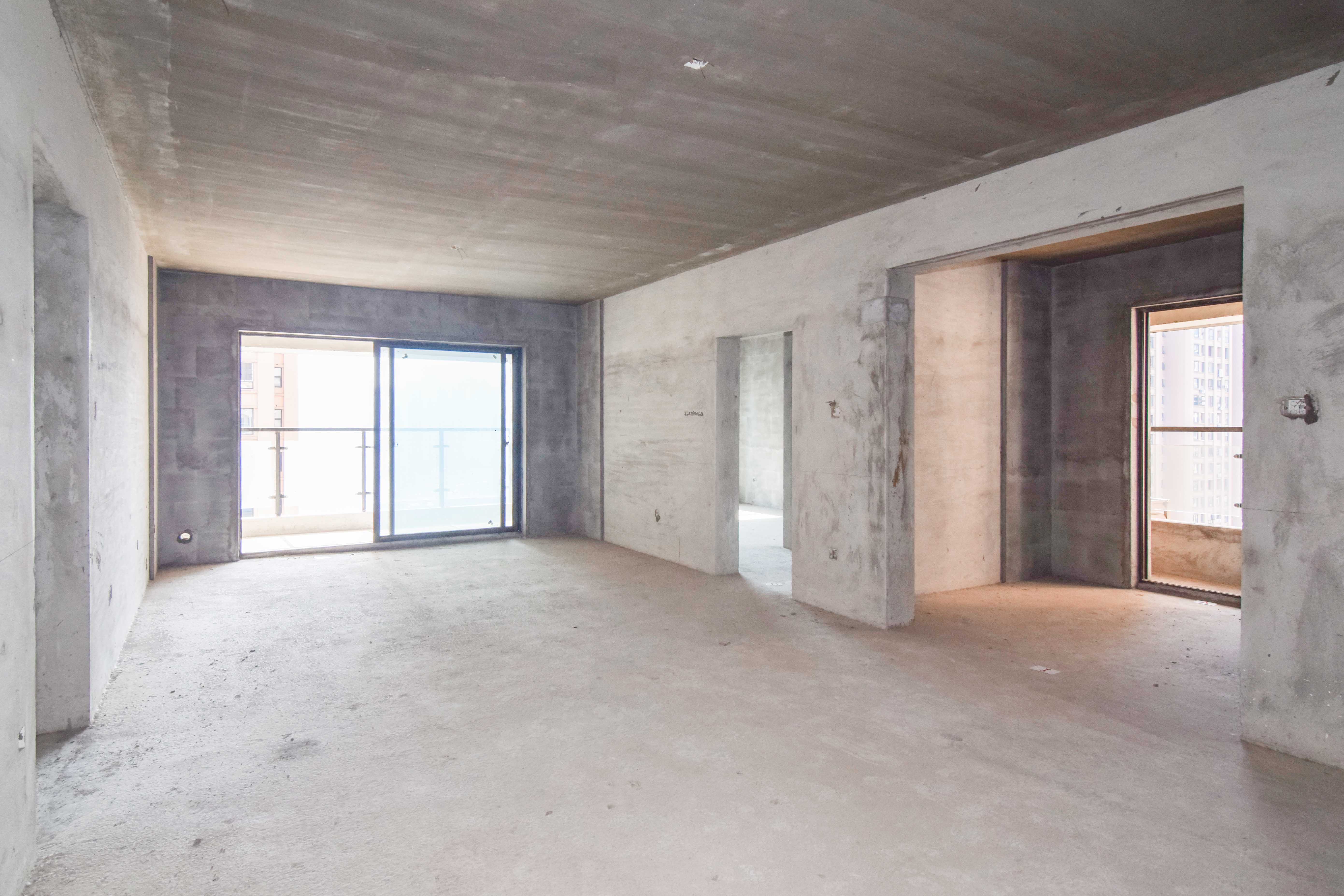 润和又一城 5室2厅2卫 107.8万 润和又一城 5室2厅2卫 107.8万客厅