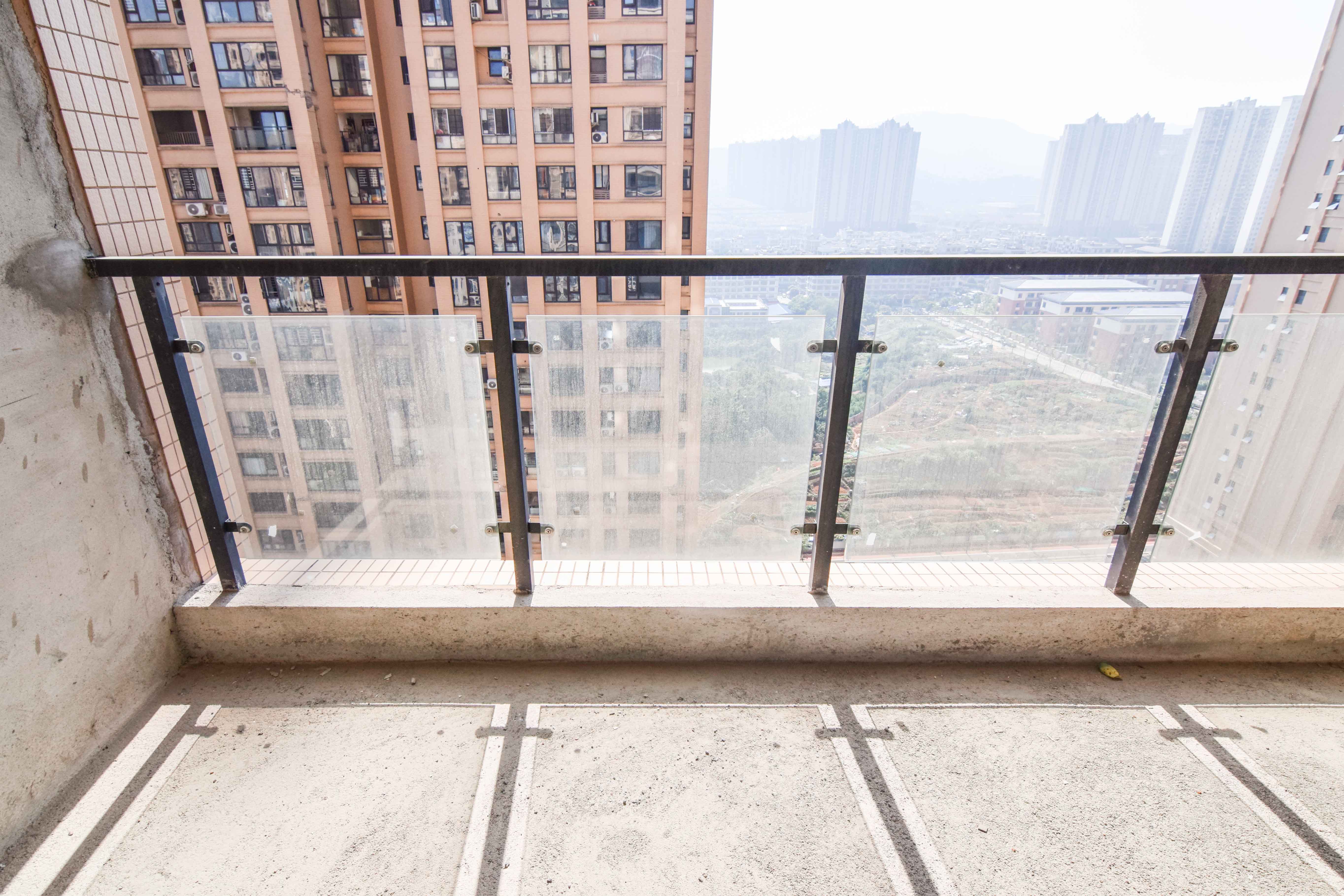 润和又一城 5室2厅2卫 107.8万 润和又一城 5室2厅2卫 107.8万阳台