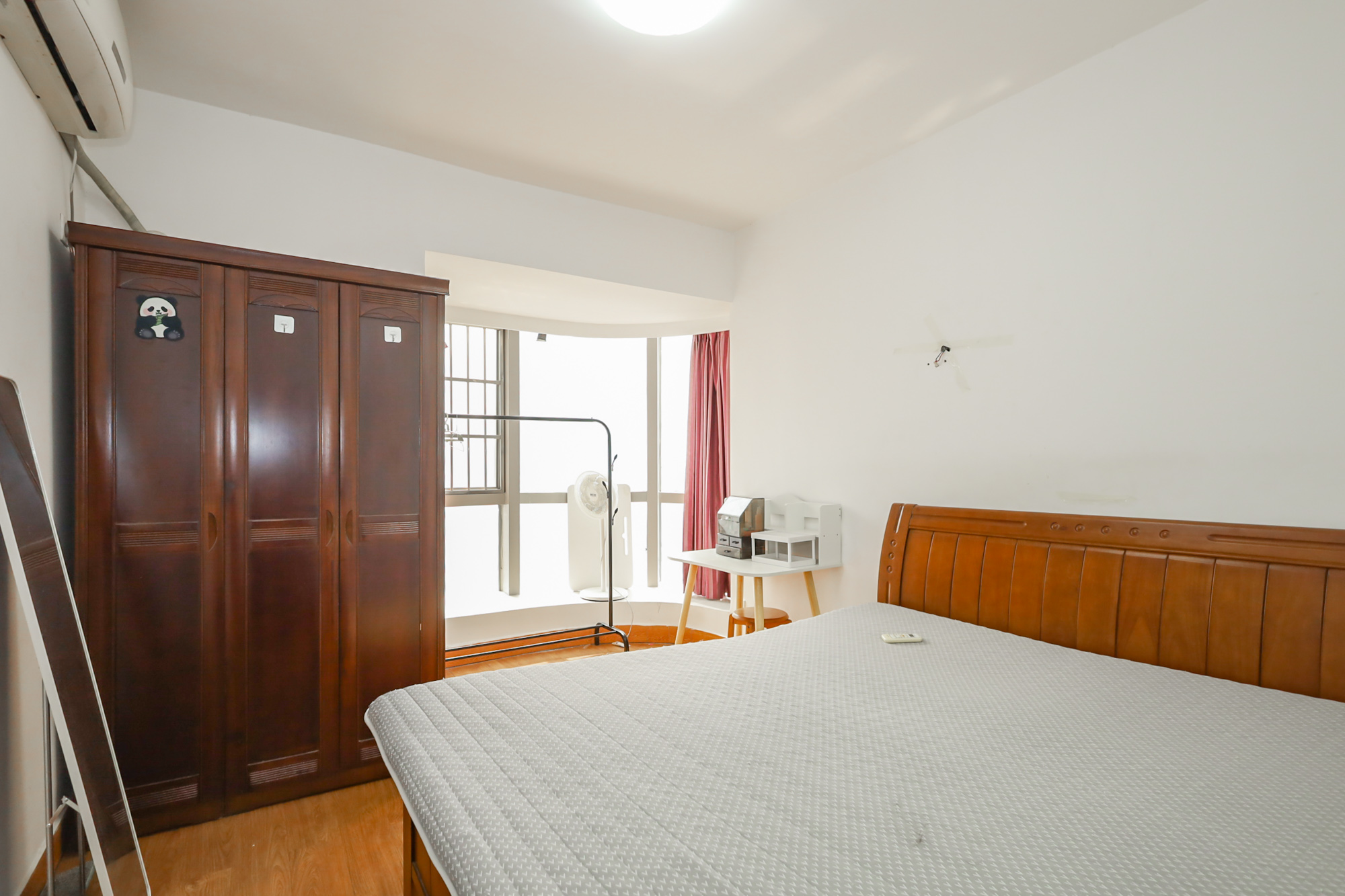 奥克斯广场 3室2厅1卫 118.0万 奥克斯广场 3室2厅1卫 118.0万卧室