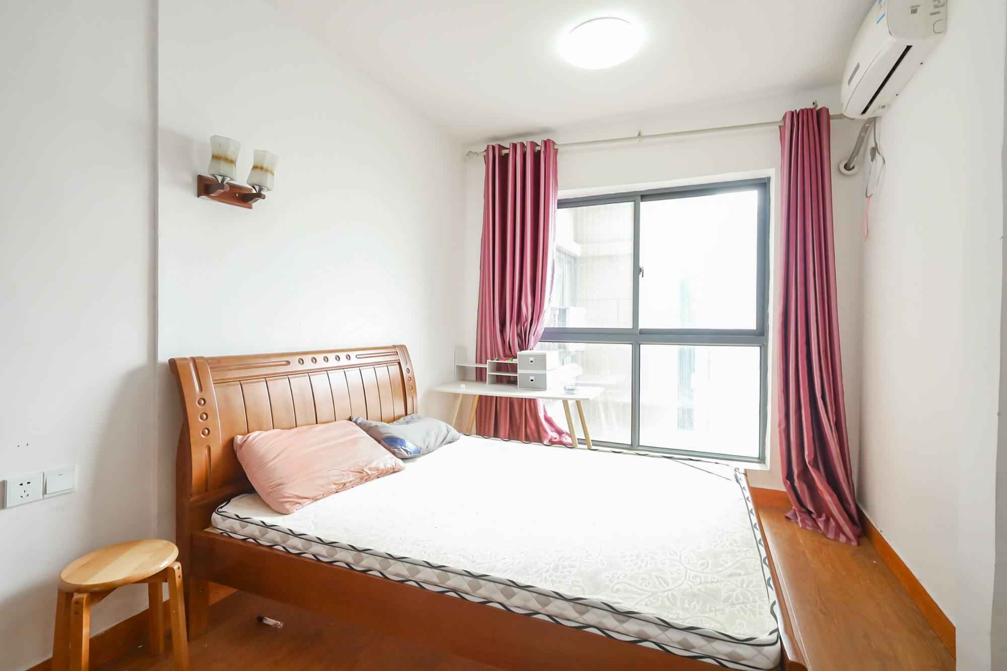 奥克斯广场 3室2厅1卫 118.0万 奥克斯广场 3室2厅1卫 118.0万卧室