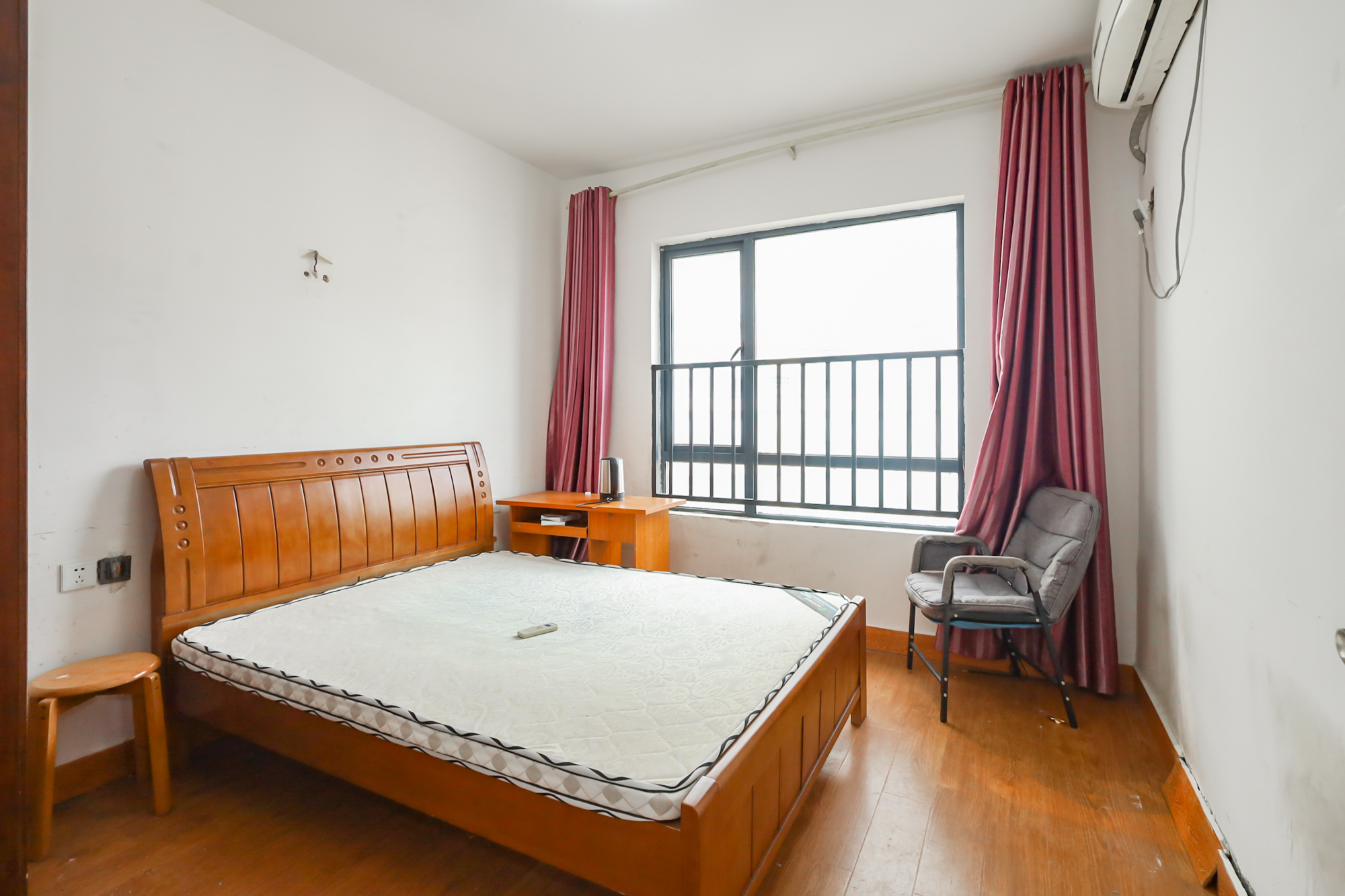 奥克斯广场 3室2厅1卫 118.0万 奥克斯广场 3室2厅1卫 118.0万卧室