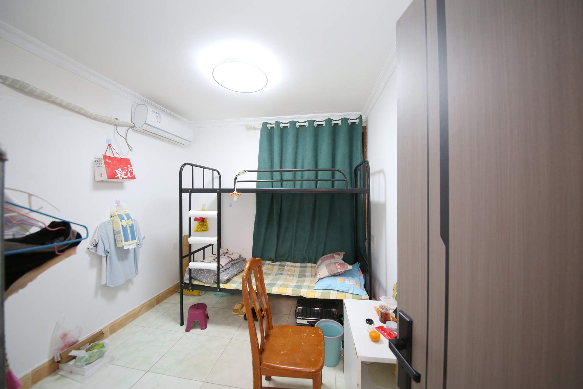 坡子街综合楼  1室0厅0卫   91.80万其他