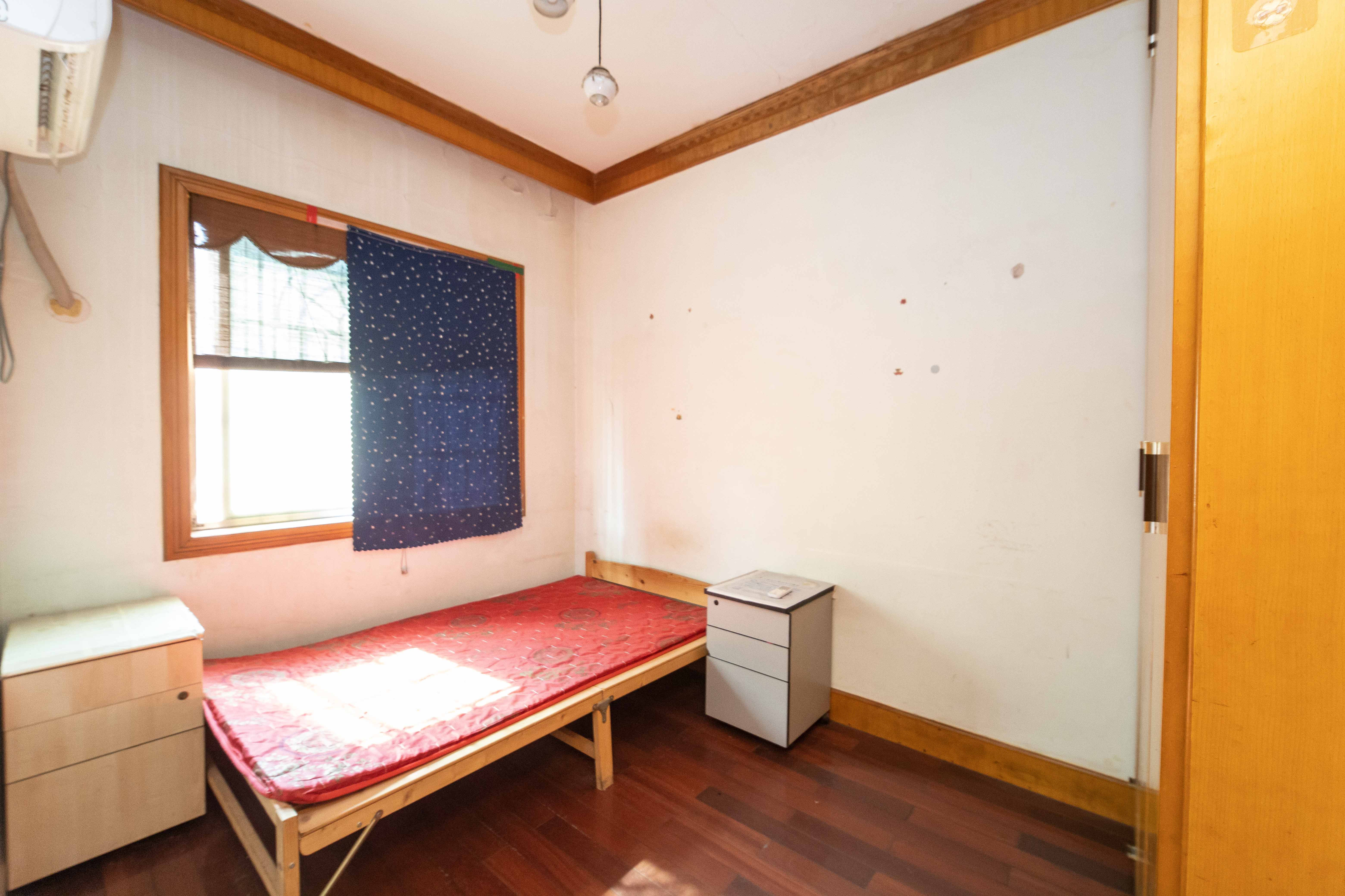 马王堆陶瓷建材新城  3室2厅1卫   47.00万卧室