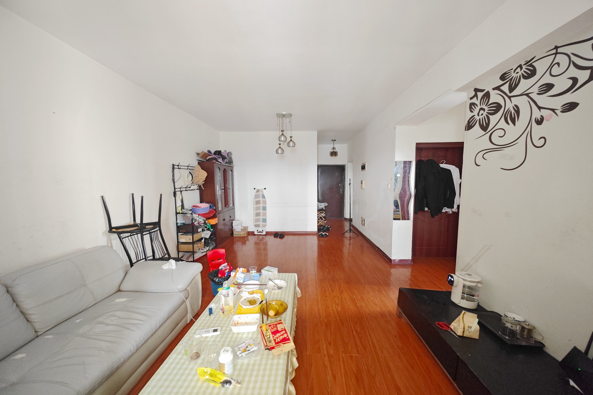 兰亭优壳(隽峰苑) 1室2厅1卫 68.0万 兰亭优壳(隽峰苑) 1室2厅1卫 68.0万客厅