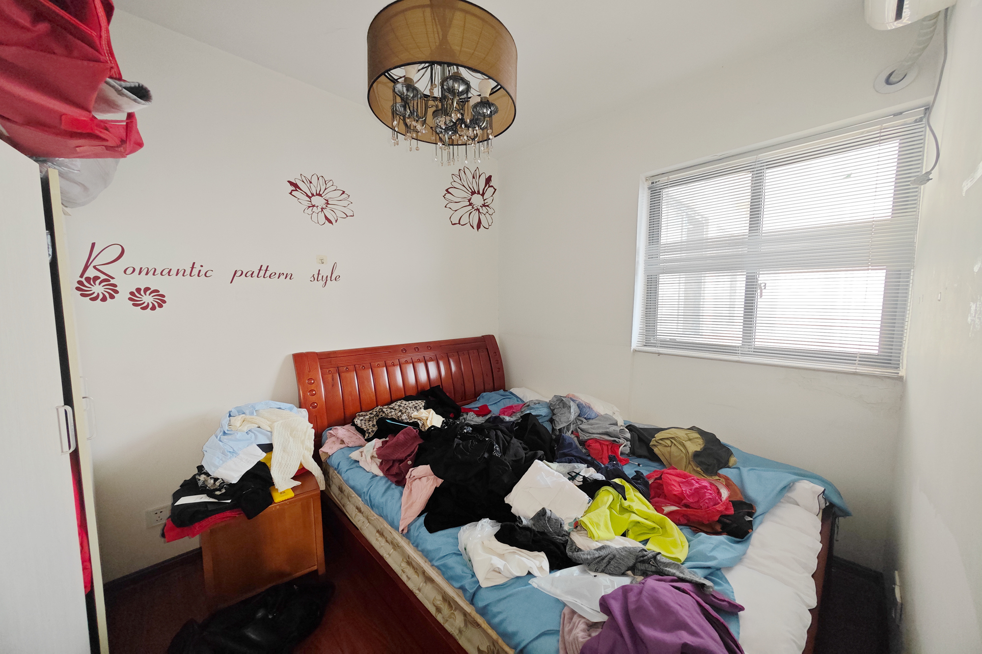 兰亭优壳(隽峰苑) 1室2厅1卫 68.0万 兰亭优壳(隽峰苑) 1室2厅1卫 68.0万卧室