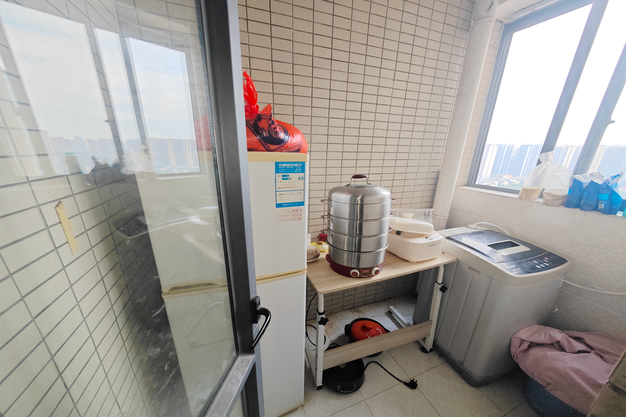 兰亭优壳(隽峰苑) 1室2厅1卫 68.0万 兰亭优壳(隽峰苑) 1室2厅1卫 68.0万阳台