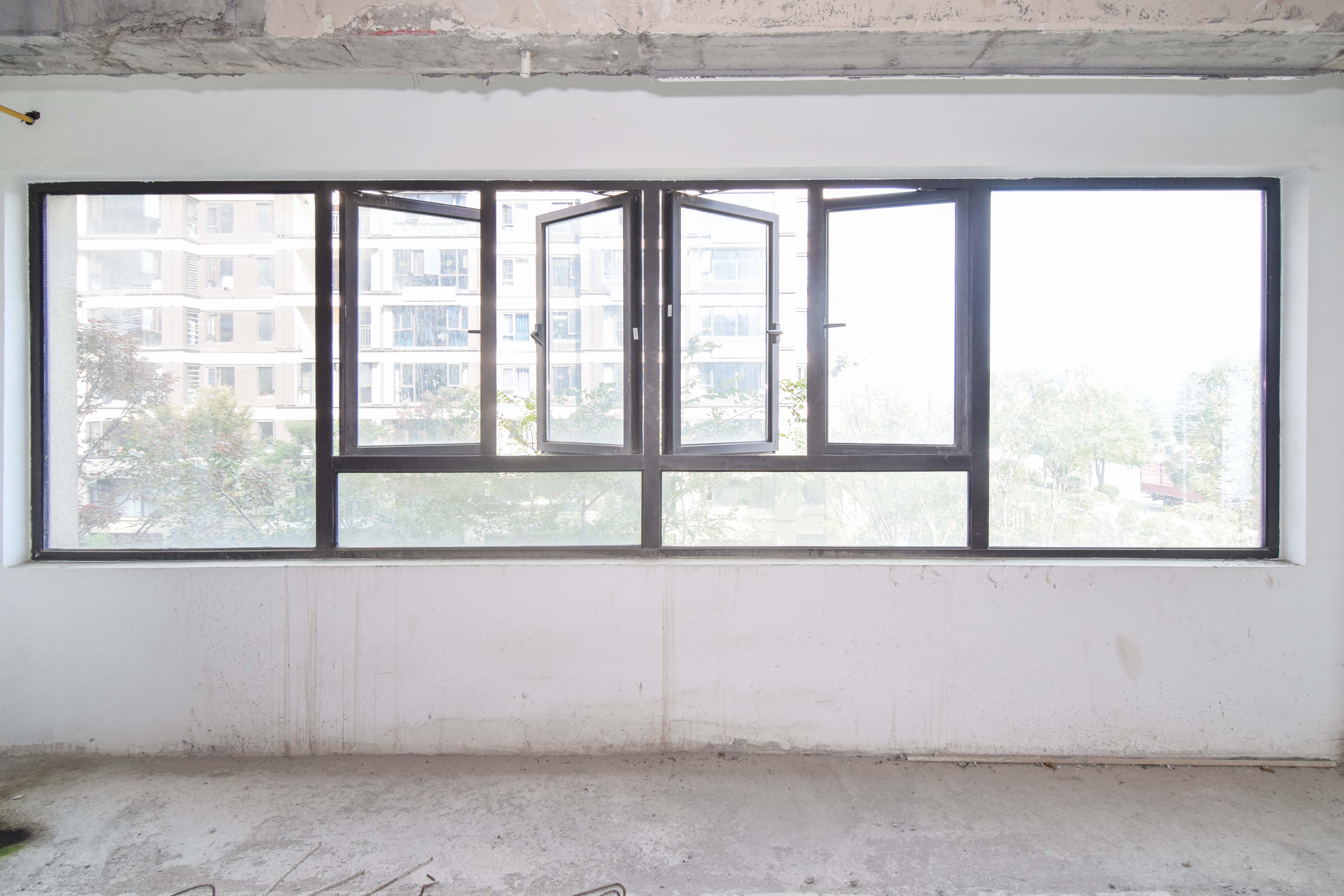 阳光城联利悦澜府  4室2厅2卫    140.0万 阳光城联利悦澜府  4室2厅2卫    140.0万阳台