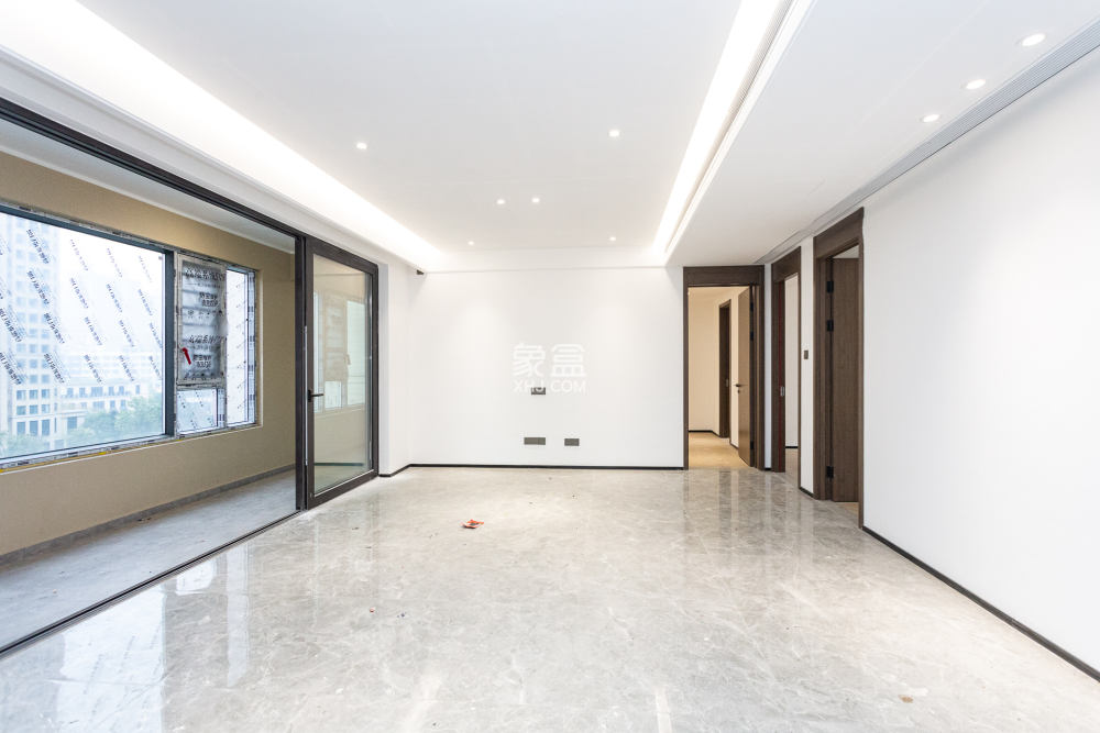 万科滨河道  4室2厅2卫    169.0万