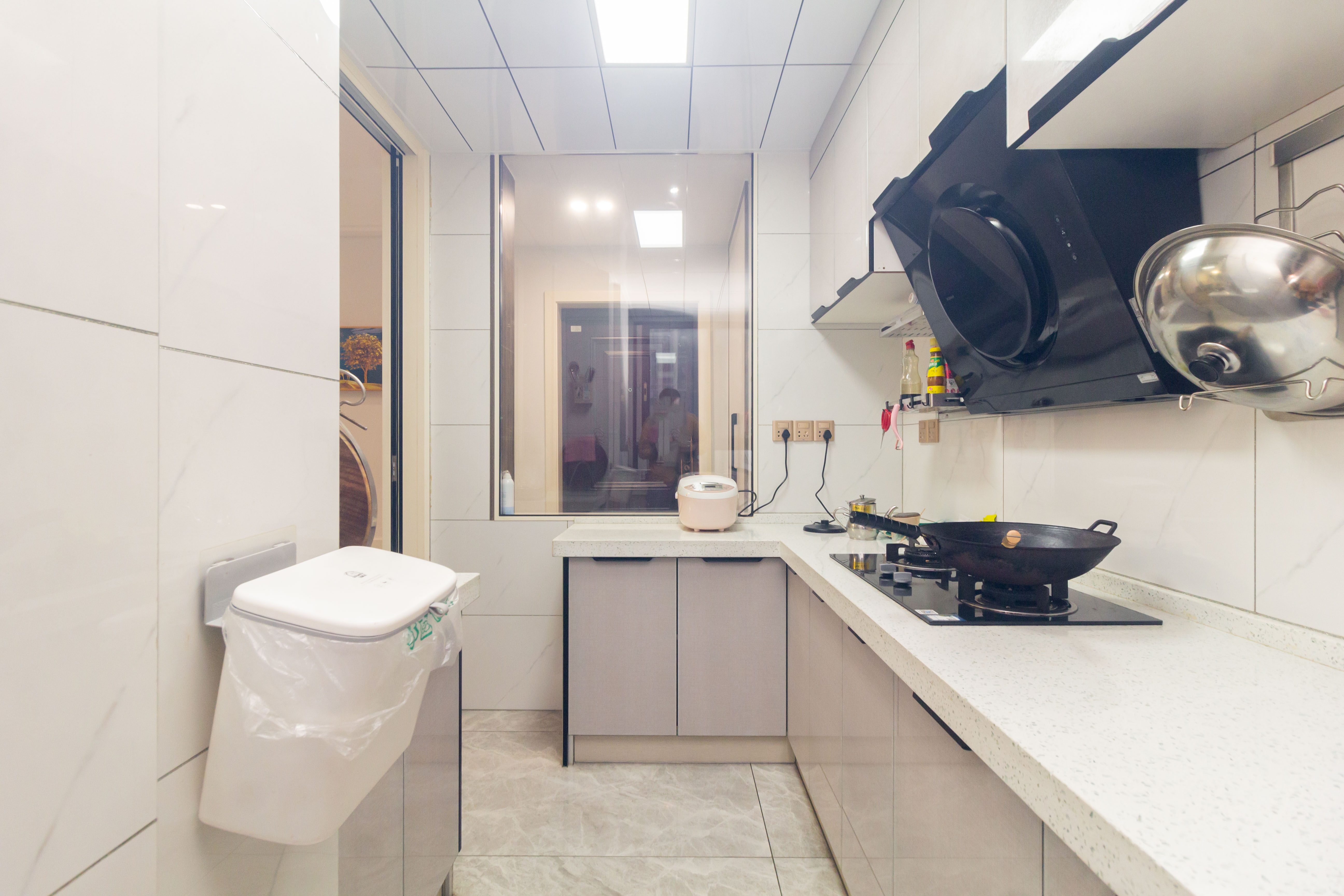 财汇新天地(财汇商务广场) 3室2厅2卫 78.0万 财汇新天地(财汇商务广场) 3室2厅2卫 78.0万厨房