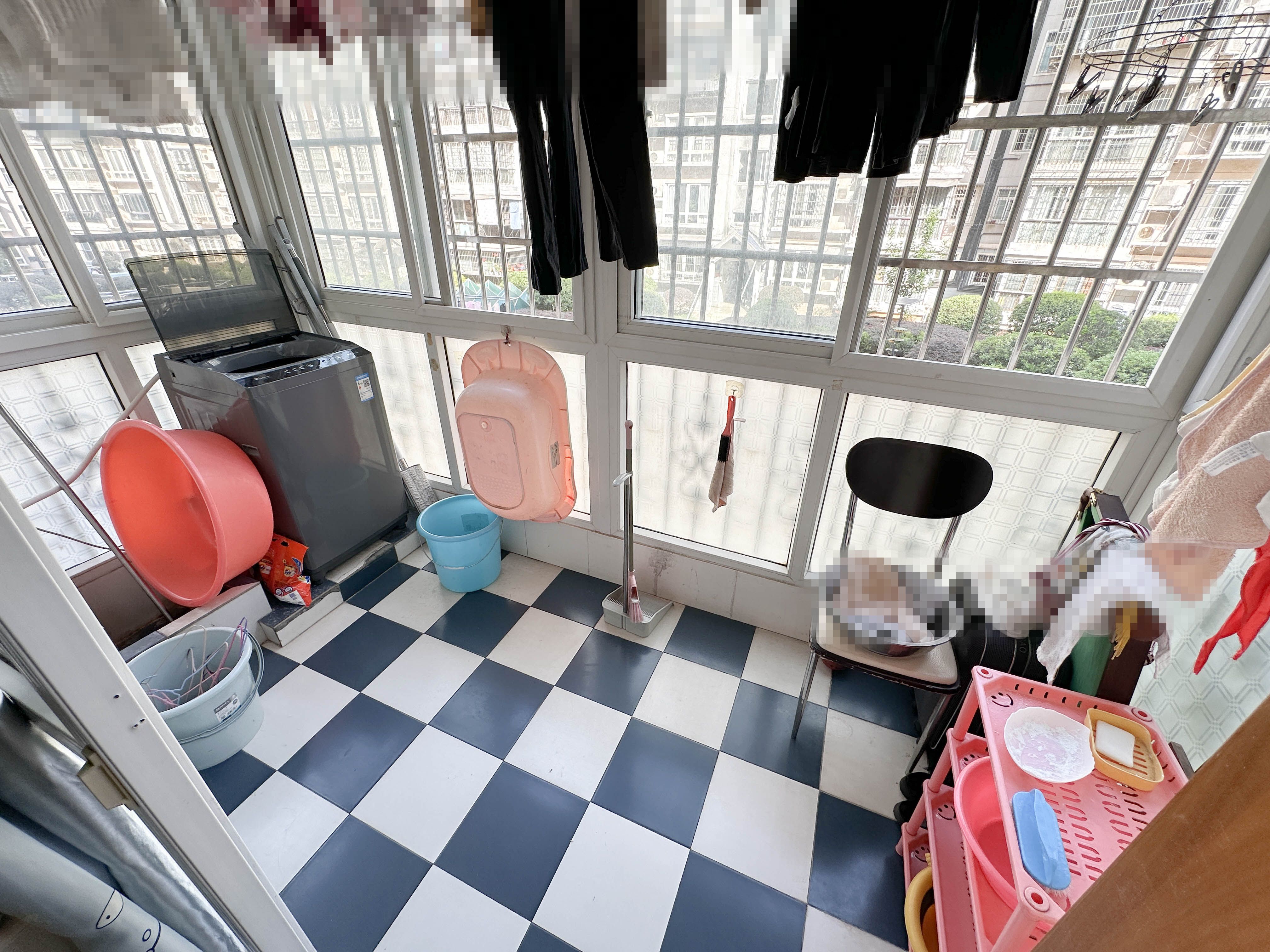 融城花苑 3室2厅1卫 65.8万 融城花苑 3室2厅1卫 65.8万阳台