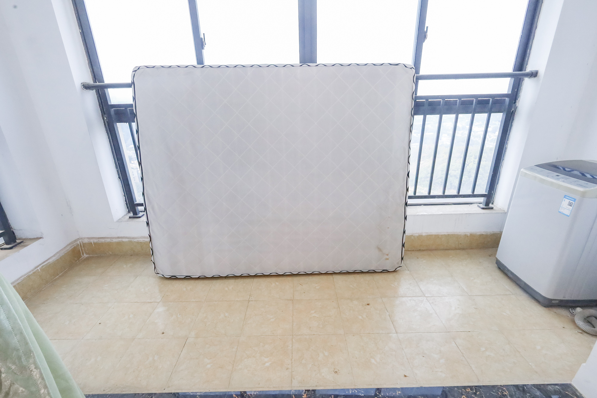 滨江海棠湾  3室2厅1卫    67.8万阳台