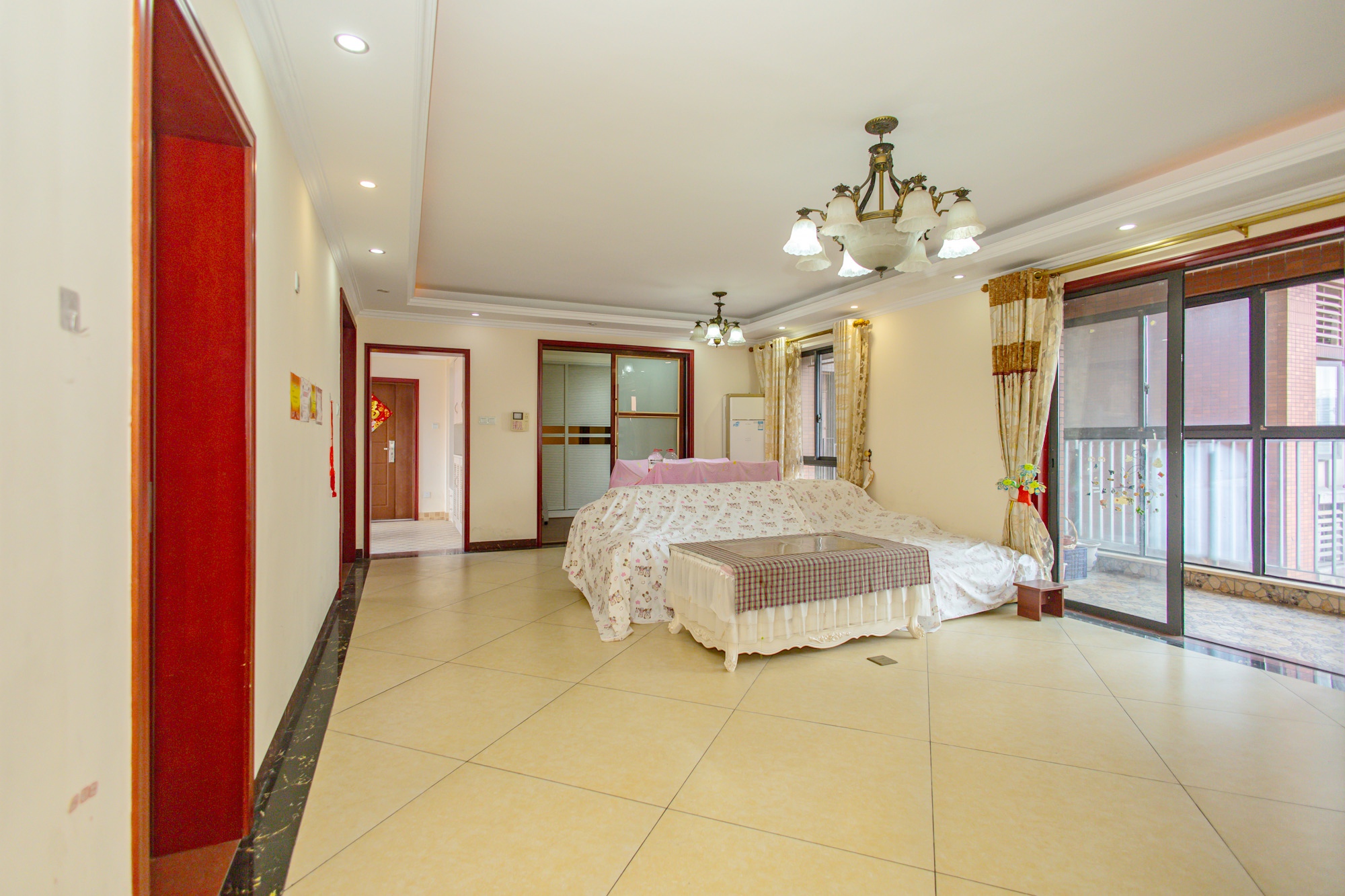 华润凤凰城二期  5室2厅2卫    109.5万 华润凤凰城二期  5室2厅2卫    109.5万客厅