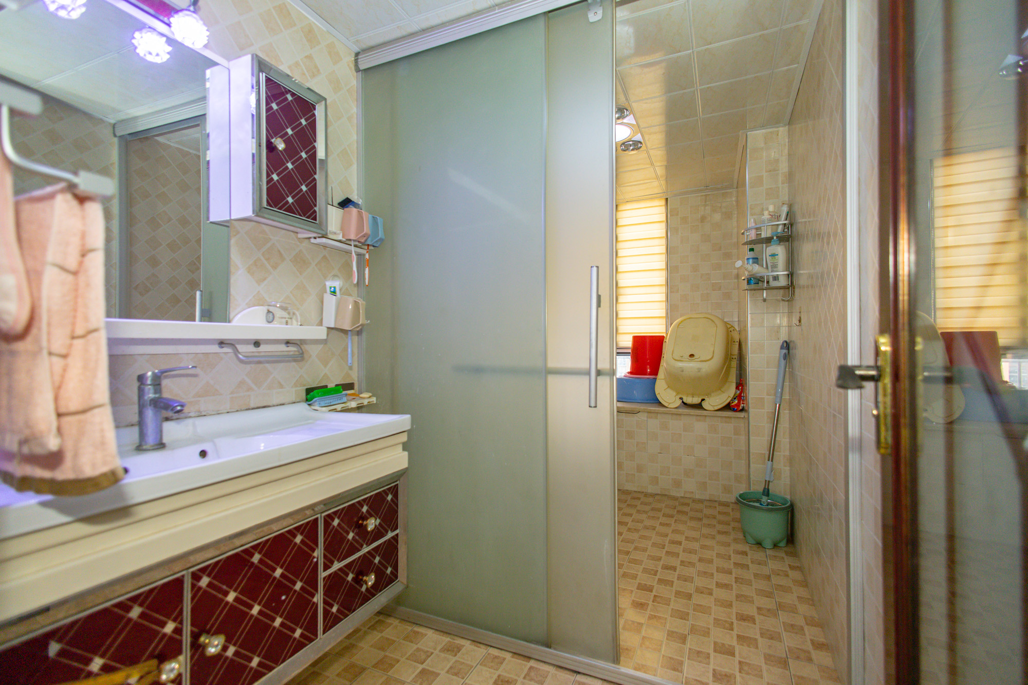 华润凤凰城二期  5室2厅2卫    109.5万 华润凤凰城二期  5室2厅2卫    109.5万卫生间