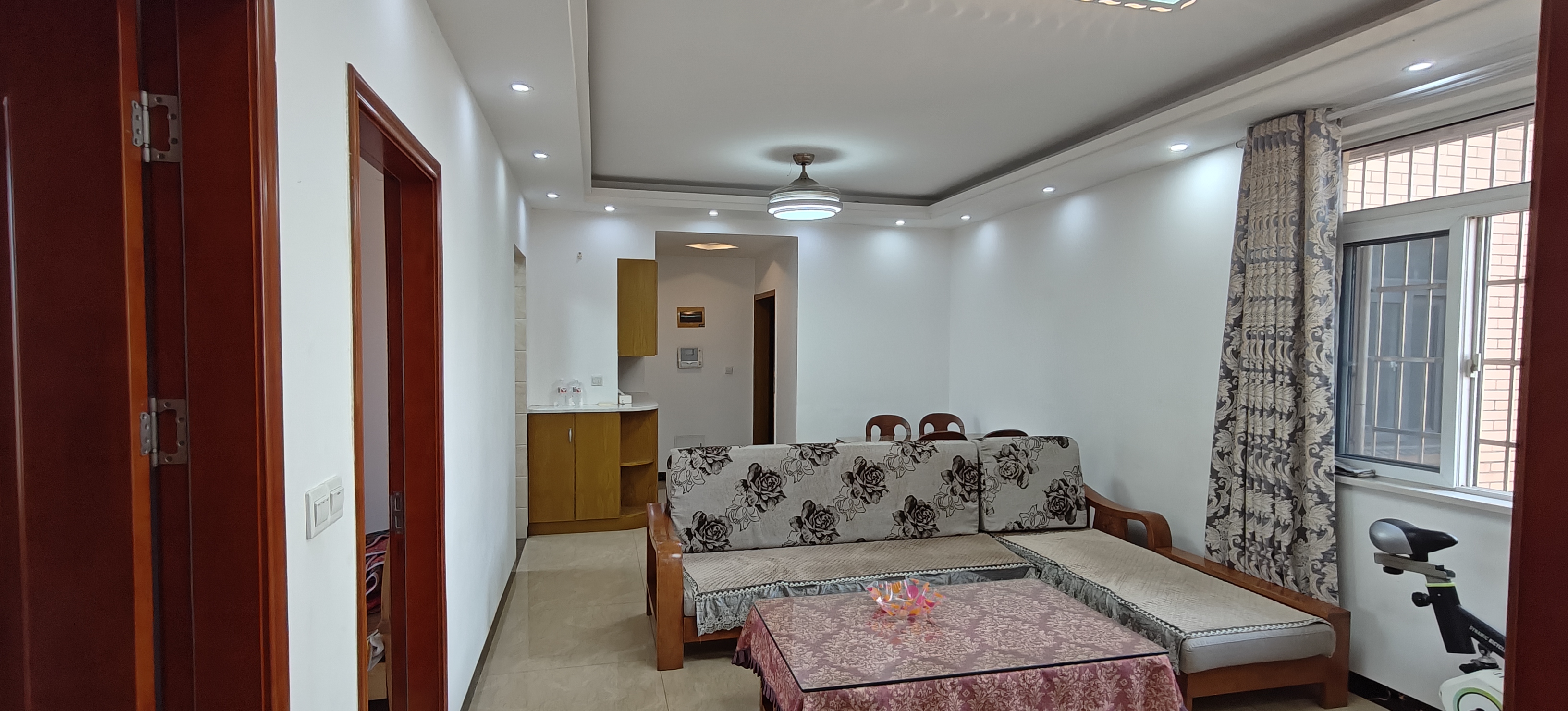 山水印象(愿景想山) 3室2厅1卫 1350.0元/月 山水印象(愿景想山) 3室2厅1卫 1350.0元/月室内图