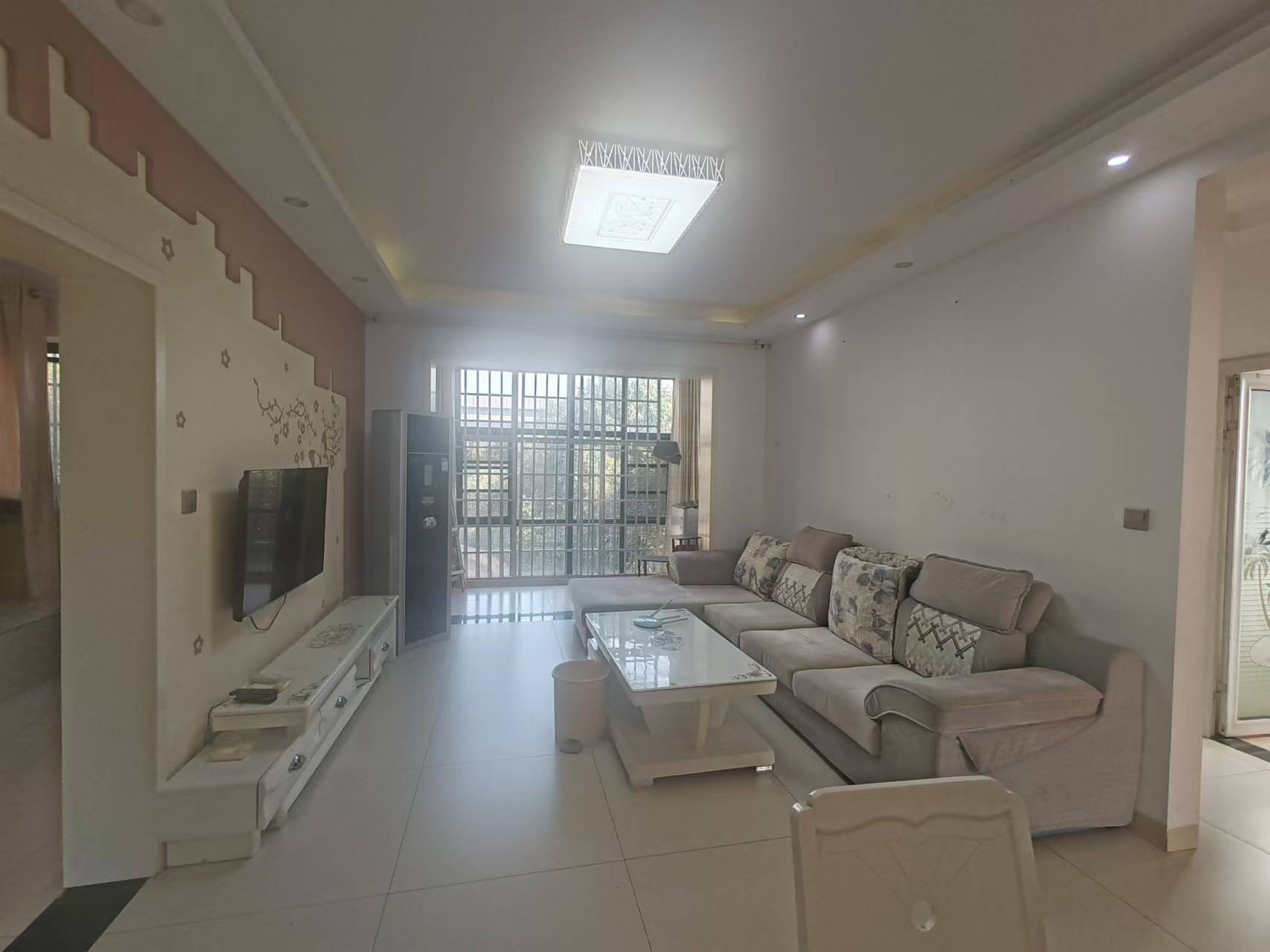 雄森国际 3室2厅1卫 1800.0元/月 雄森国际 3室2厅1卫 1800.0元/月室内图