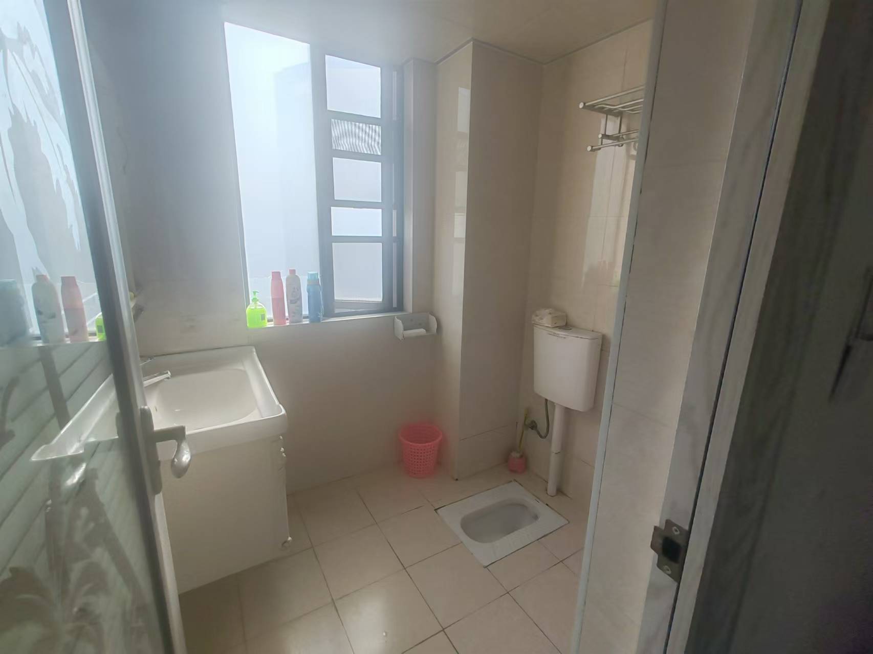 雄森国际 3室2厅1卫 1800.0元/月 雄森国际 3室2厅1卫 1800.0元/月室内图