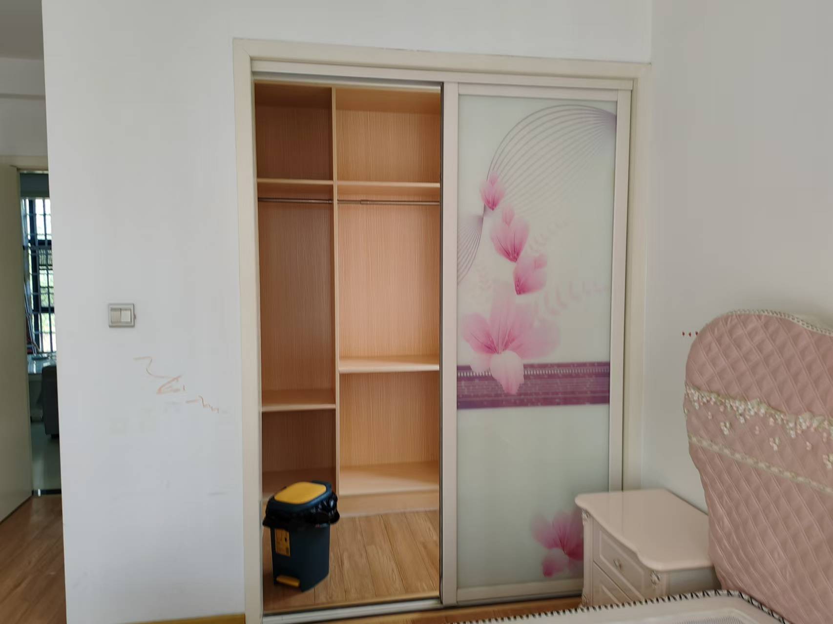 雄森国际 3室2厅1卫 1800.0元/月 雄森国际 3室2厅1卫 1800.0元/月室内图