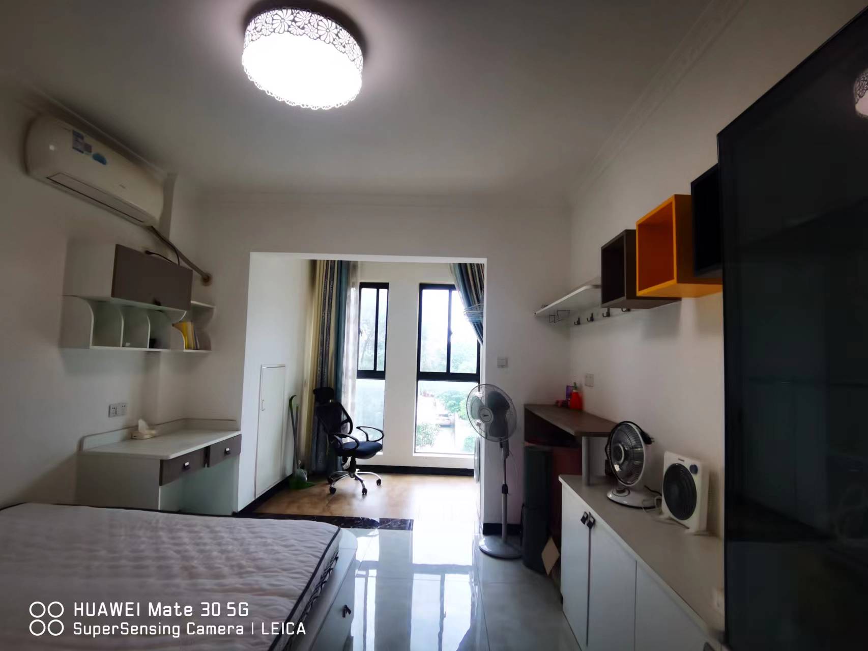 鸿星新天地 1室1厅1卫 1200.0元/月 鸿星新天地 1室1厅1卫 1200.0元/月室内图